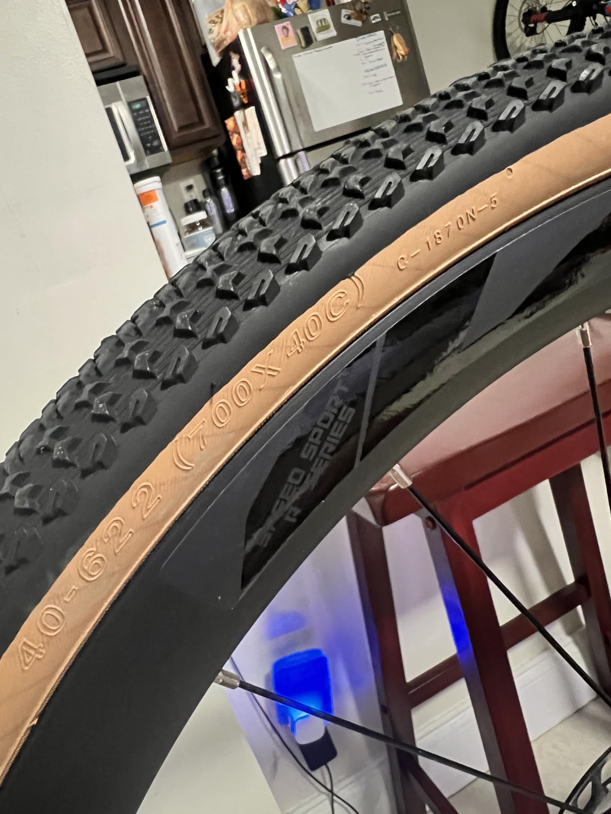 KABON Carbon Gravel Road Bike, T800 Carbon Fiber Frame 700C Road Bike with 18 Speeds Drivetrain, Integrated Carbon Handlebar, Disc Brakes Racing Bicycle for Adult Unisex customer photo 2