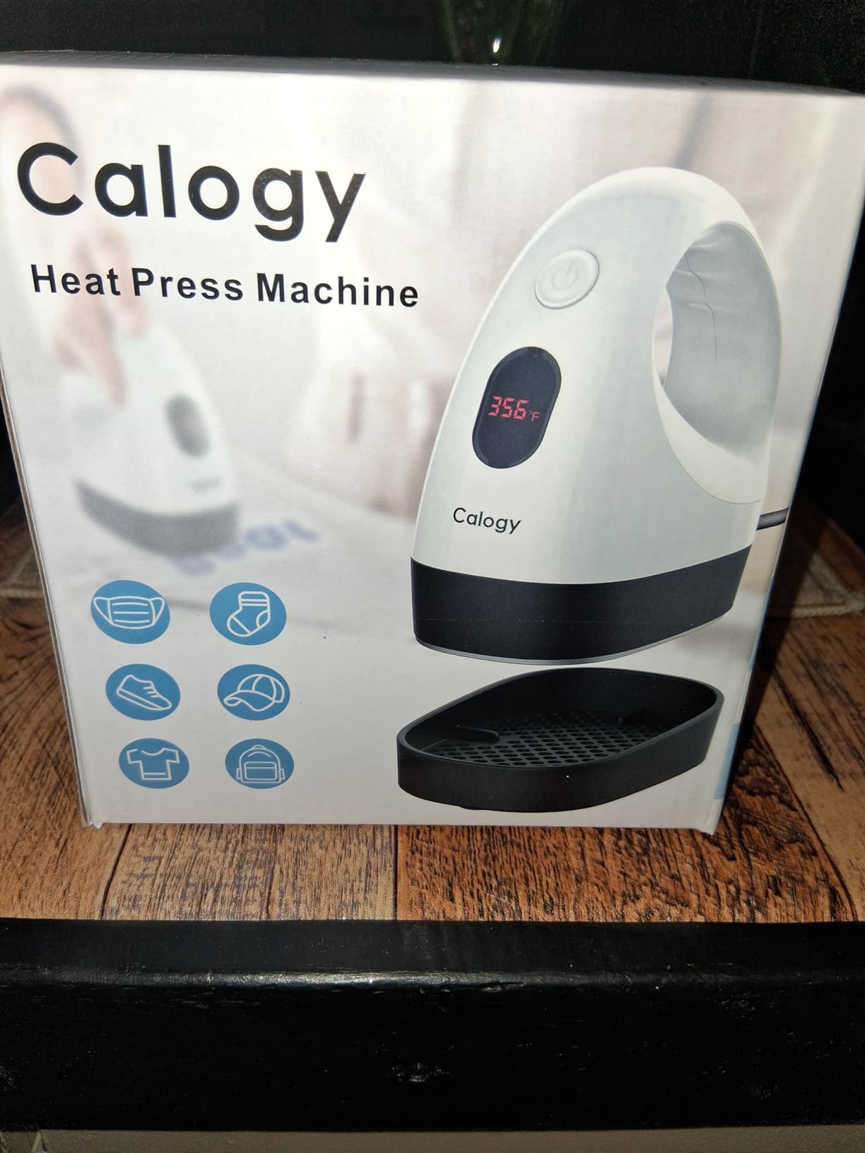 Calogy Mini Heat Press, Heat Transfer Machine, Constant Temp Control, Insulated Safety Base, Fits for Crafts, T-Shirt, Hat, Cap, Pillows customer photo 1