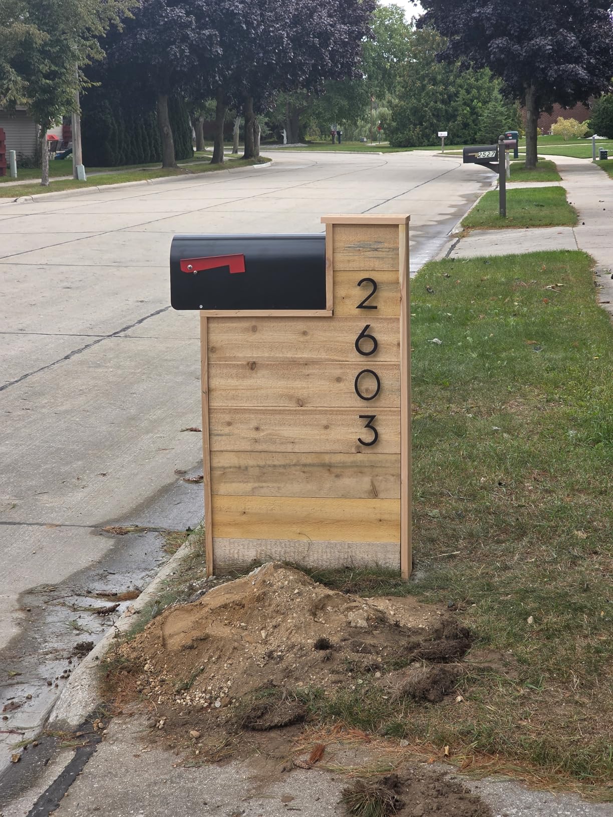 Architectural MAILBOXES Ironside Large Capacity Galvanized Steel black, Post-Mount Mailbox, MB801BAM, Metal, Black customer photo 2
