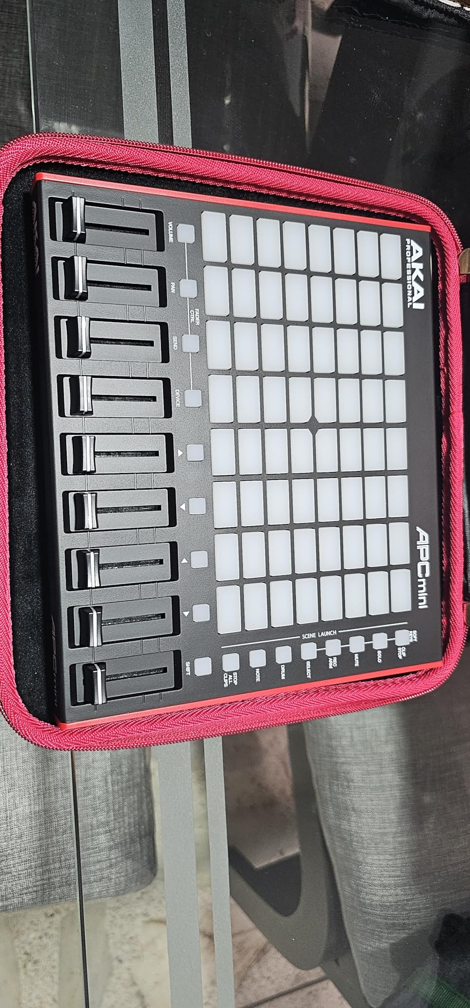 Akai Professional APC Key 25 MK2 25-Key USB MIDI Keyboard Controller for Clip Launching with Ableton Live Lite, 40 RGB Pads and 8 Rotary Knobs customer photo 1