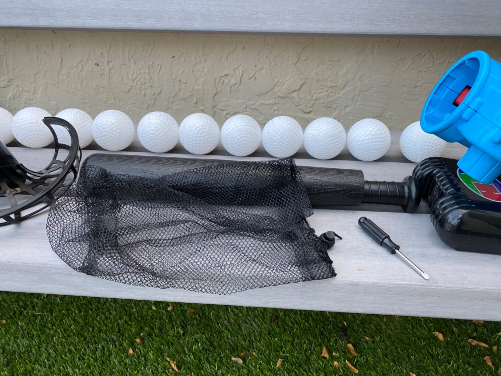 Furlihong 380BH Baseball Pitching Machine, Battery Powered, Angle Adjustable, Comes with Bat and One Dozen Training Balls, for Kids and Beginner customer photo 1