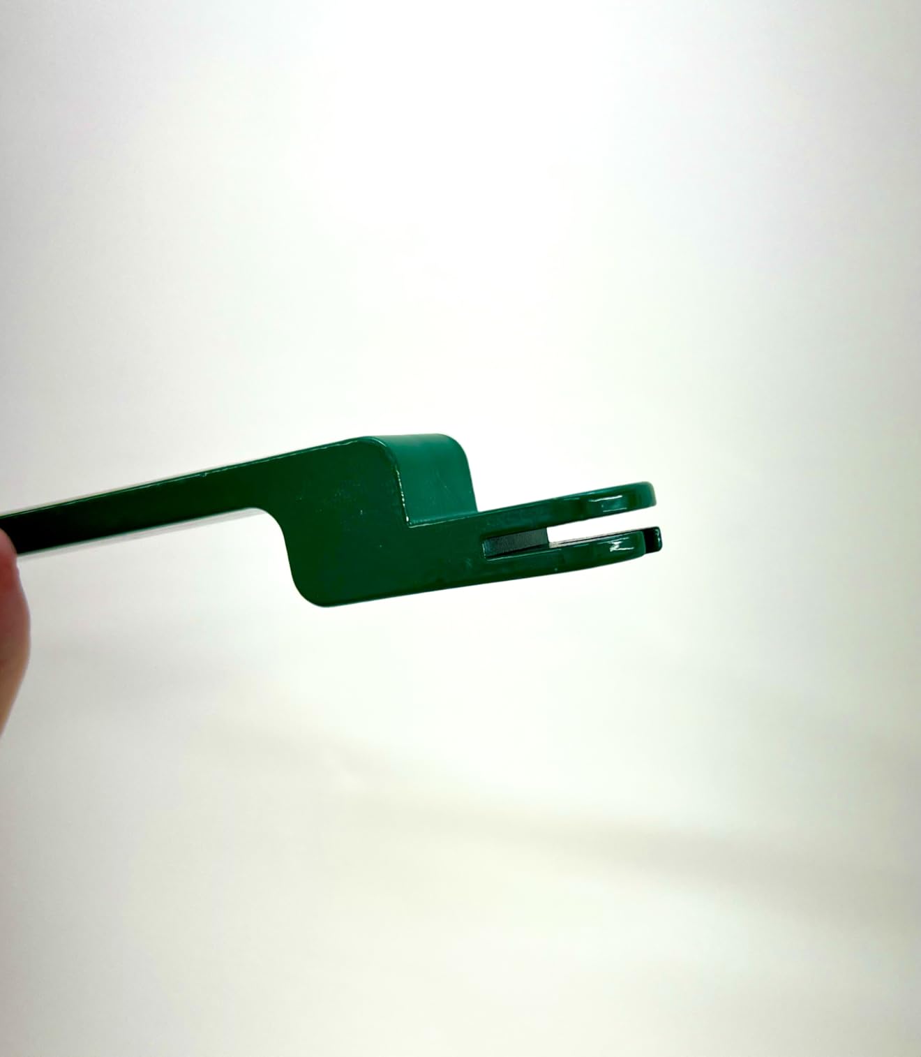 Muzata Roof Shingles Removal Tool Pry Bar Roof Shingle Nail Installer Heavy Duty Nail Remover Puller for Safe Replacement Panel Installation M017 customer photo 1