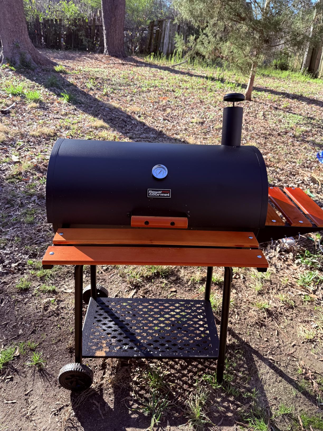 Royal Gourmet CC1830V 30 Barrel Charcoal Grill with Wood-Painted Side Front Table customer photo 1