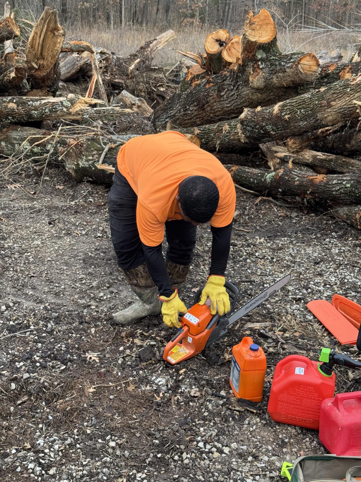 Husqvarna 460 Rancher Gas Powered Chainsaw, 60.3-cc 3.6-HP, 2-Cycle X-Torq Engine, 24 Inch Chainsaw with Automatic Adjustable Oil Pump, For Wood Cutting, Tree Trimming and Land Clearing customer photo 1
