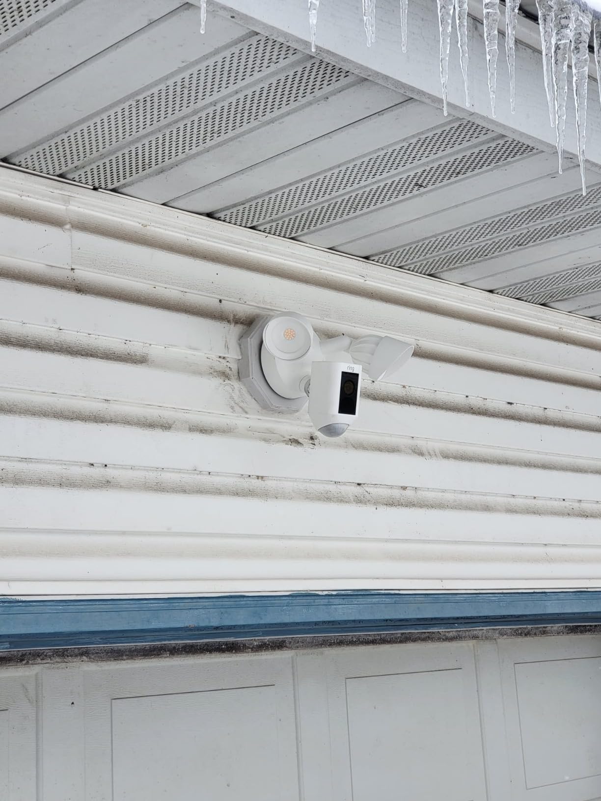 Floodlight Cam Wired Plus with All-new Ring Indoor Cam, White customer photo 1