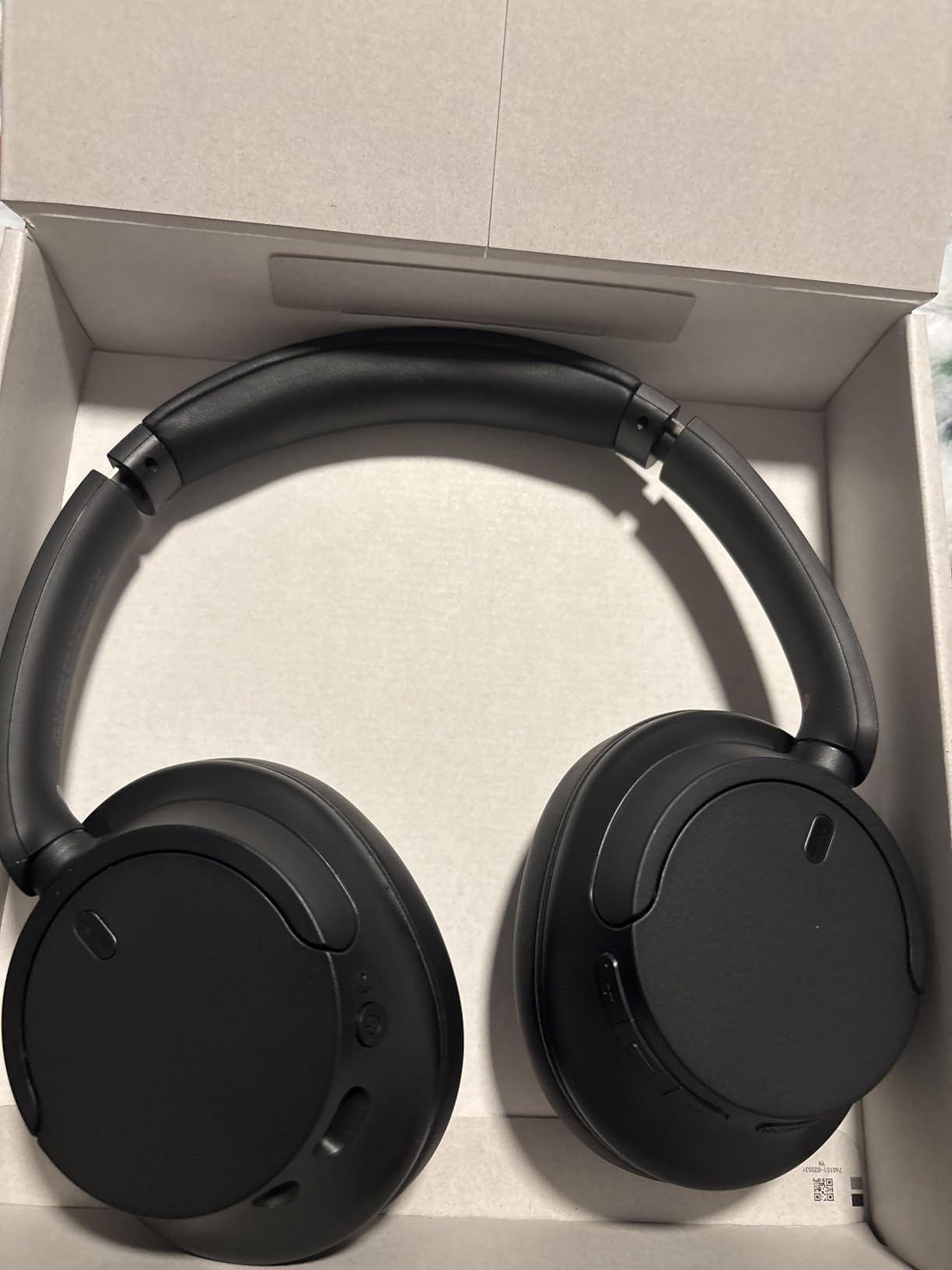 Sony WH-CH720N Noise Canceling Wireless Headphones Bluetooth Over The Ear Headset with Microphone and Alexa Built-in, White New customer photo 2