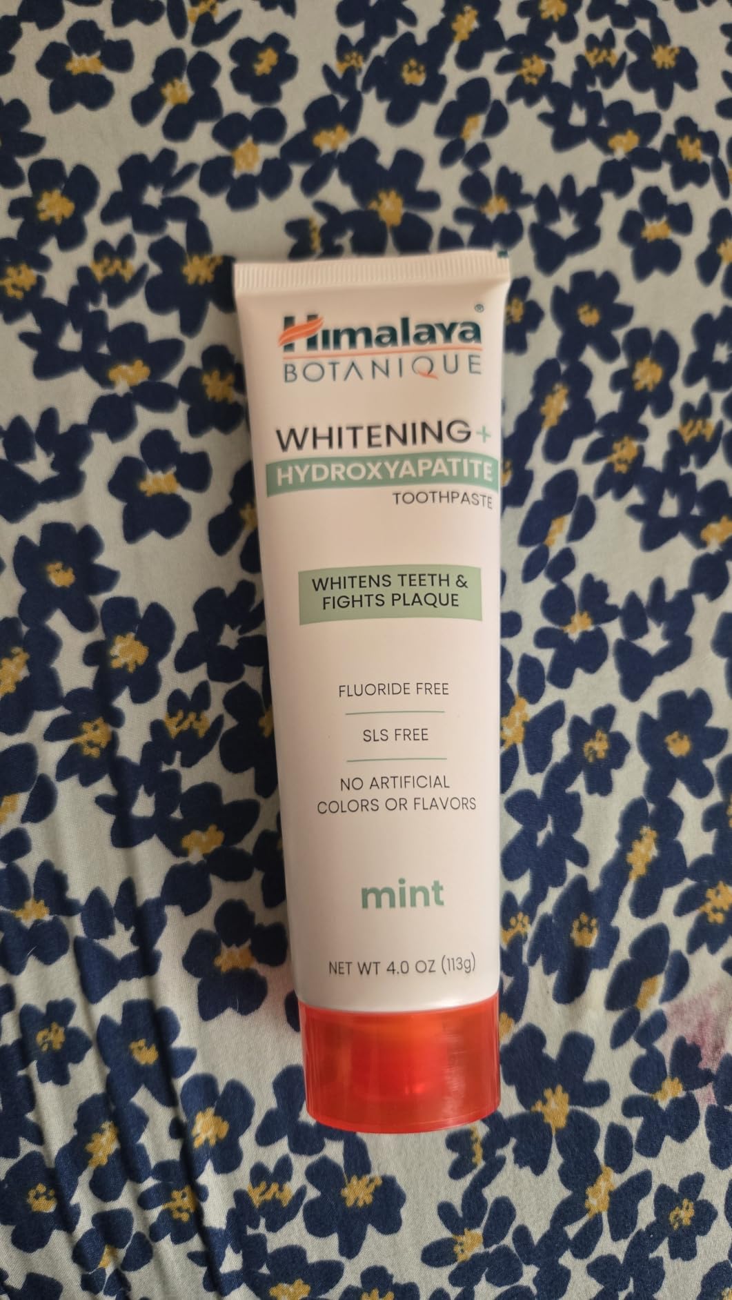 Himalaya Botanique Whitening + Hydroxyapatite Toothpaste, Mint Flavor - Nano Hydroxyapatite to Support Remineralization and Restore Enamel, Appropriate for Sensitive Teeth - Vegan, Gluten Free, 4 oz customer photo 1