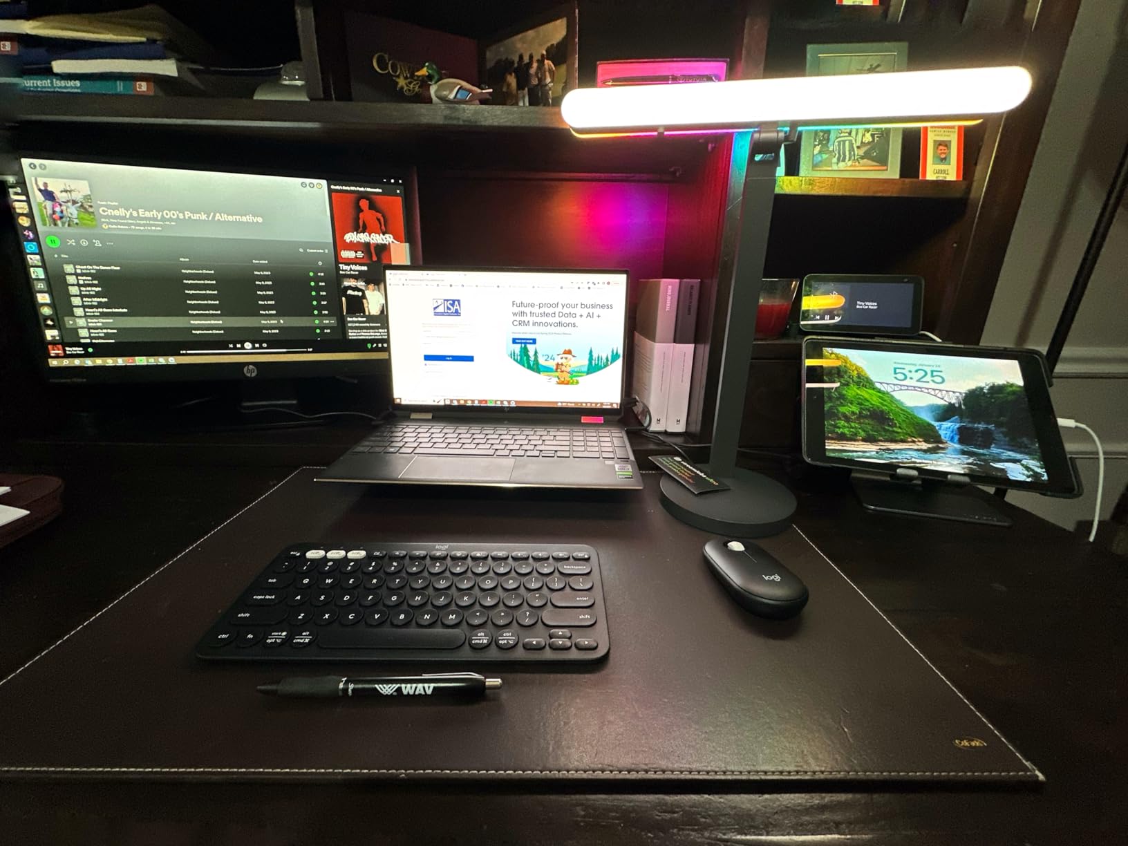 Logitech G Litra Beam LX Premium Dual-Sided RGB LED Streaming Key Light, TrueSoft, Studio Lights, Bluetooth, USB, PC/Mac - Graphite customer photo 2