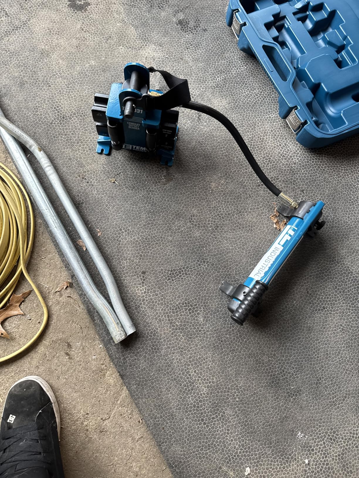 TEMCo TH3031 Dual Size Hydraulic Conduit Offset Bender Both 1