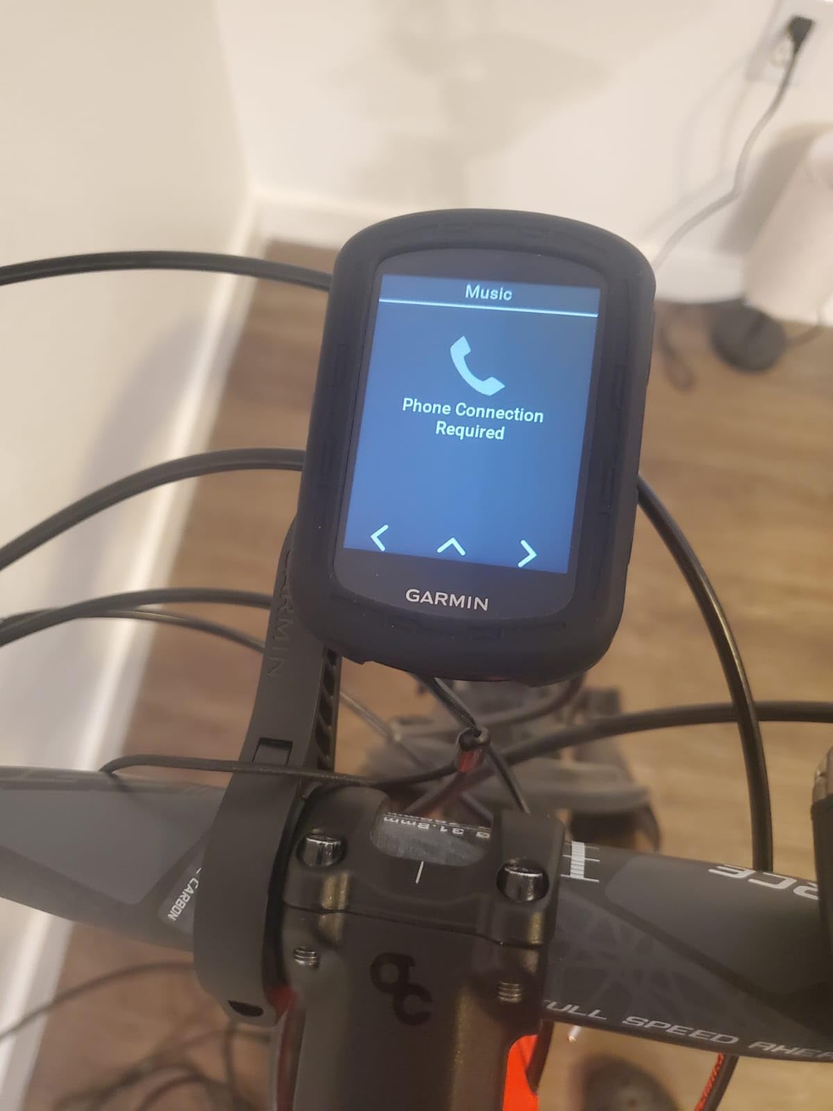 Garmin Edge 840, Compact GPS Cycling Computer with Touchscreen and Buttons, Targeted Adaptive Coaching, Advanced Navigation and More customer photo 2