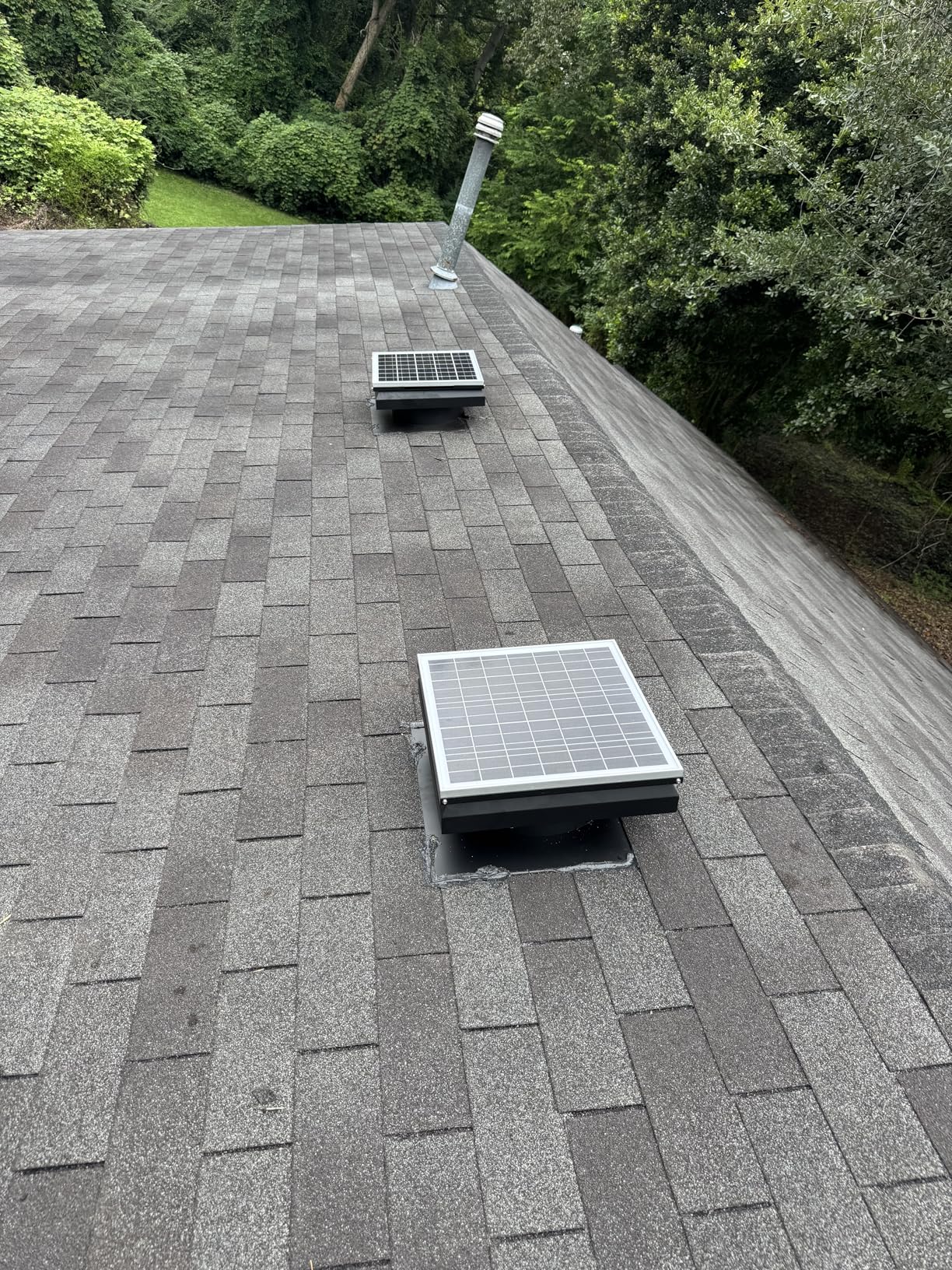 DC HOUSE 32 Watt Solar Attic Fan Solar Powered Roof Exhaust Fan Up to 3000 Sq Ft,2500 CFM Metal Shell Solar Vent Hail and Weather Resistance customer photo 1
