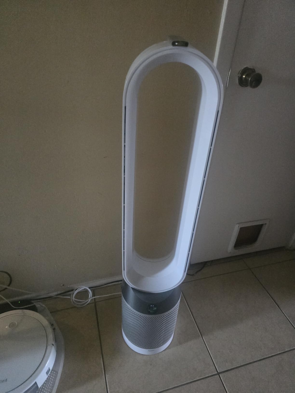 Dyson Purifier Cool Formaldehyde TP09 Air Purifier and Fan - White/Gold Large customer photo 2