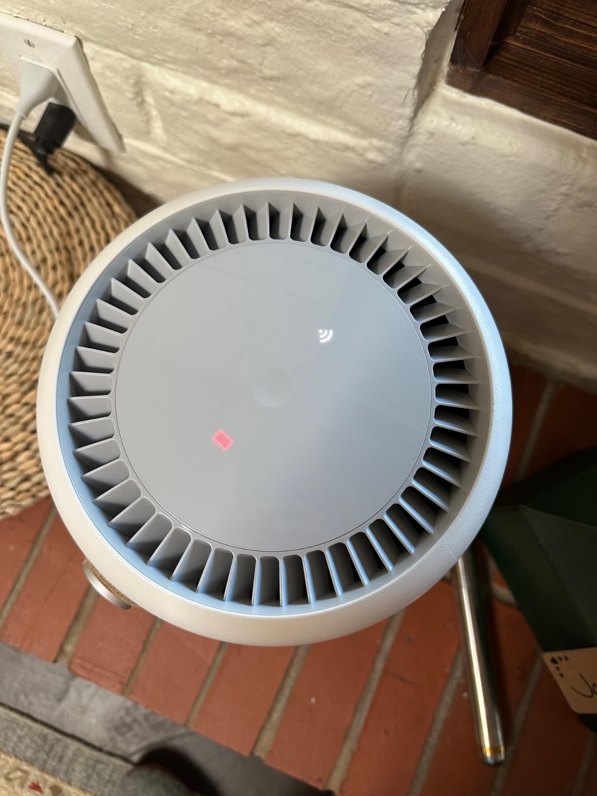 Molekule Air Purifier Mini+ - Purifies Rooms Up to 250 Sq Ft - Smart Purifier with High Pollutant Capture Rate - Air Quality Monitoring Capabilities - White customer photo 2