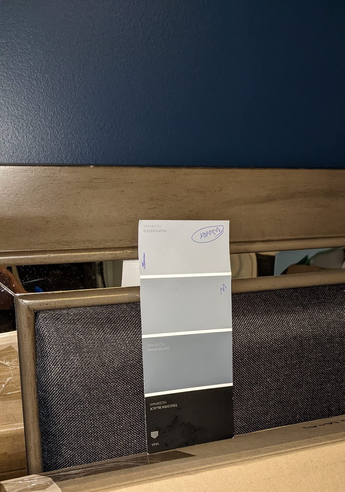 Kings Brand Furniture 6-Piece Gray Wood with Faux Leather Headboard King Bedroom Set. Bed, Dresser, Mirror, Chest, 2 Night Stands customer photo 1