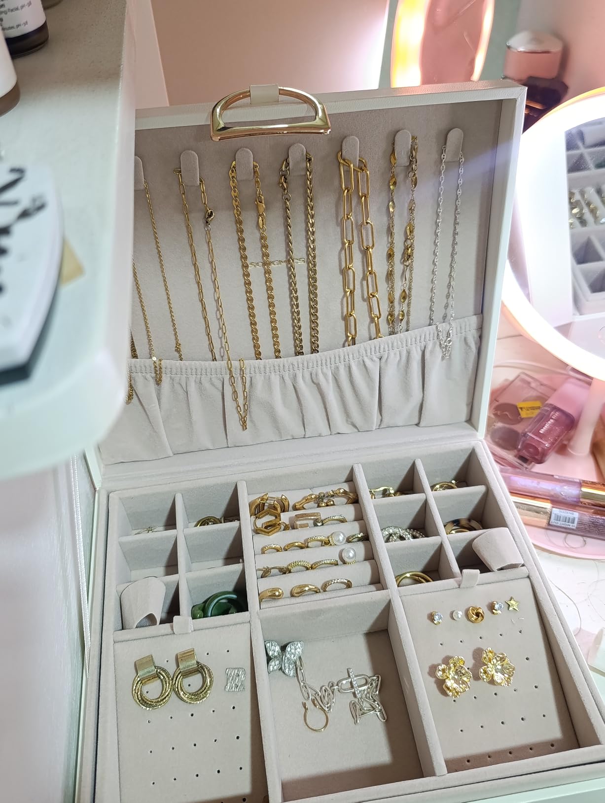 SONGMICS 2-Layer Jewelry Box, Jewelry Organizer with Handle, Removable Jewelry Tray, Jewelry Storage, Floating Effect, 8.1 x 9.4 x 4.3 Inches, Gift Idea, White UJBC165W01 customer photo 2