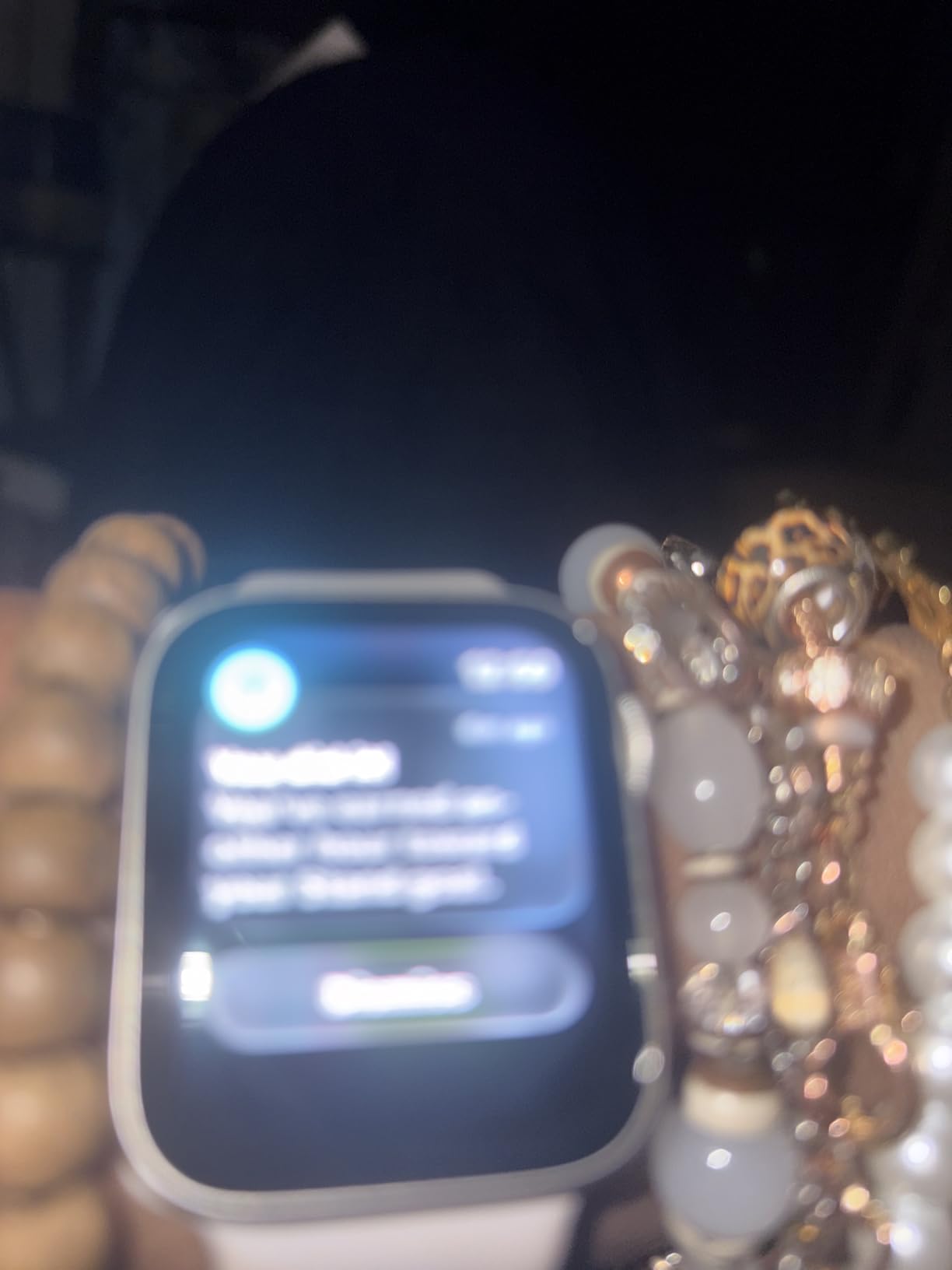 Apple Watch SE 2nd Gen (GPS, 40mm) - Starlight Case with Starlight Sport Band S/M (Renewed) customer photo 1