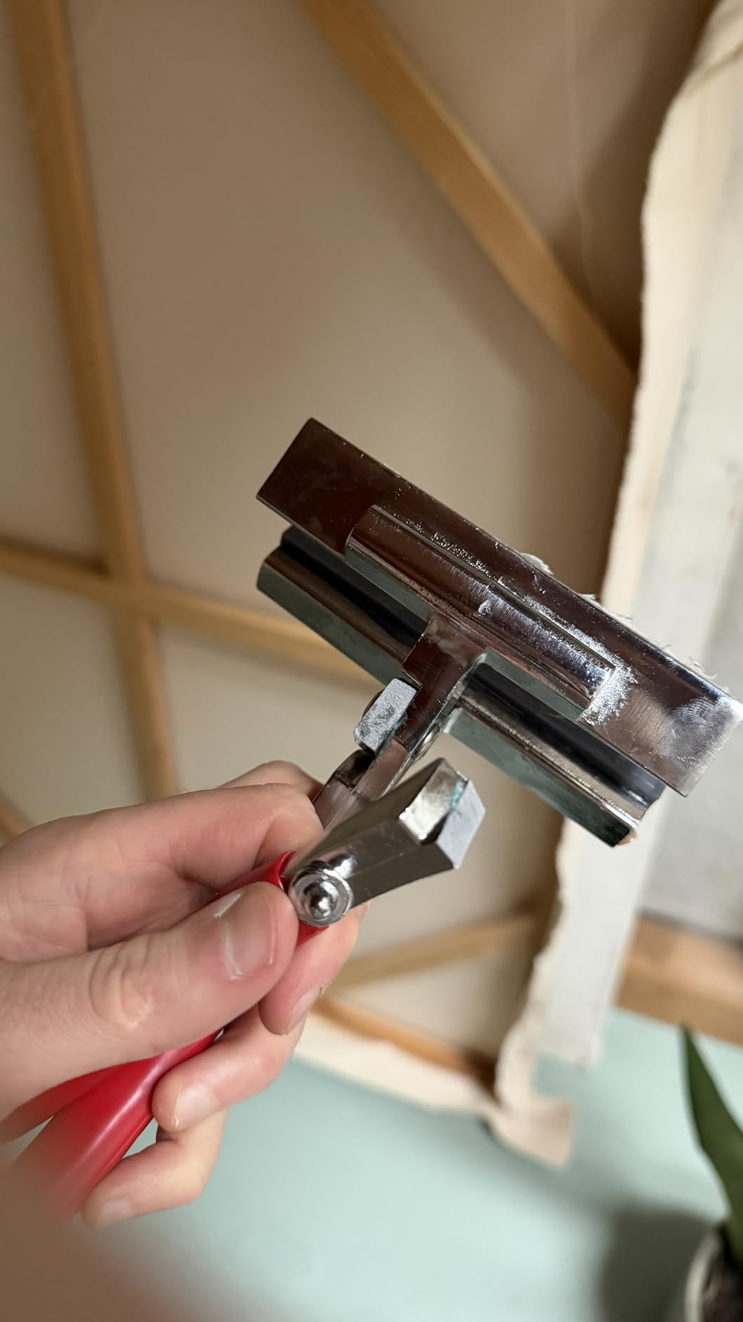 Heavy Duty Canvas Pliers and Staple Remover Set, Stainless Steel Anti-Corrosion Canvas Stretching Pliers Stretcher with Spring Return Handle 4-3/4