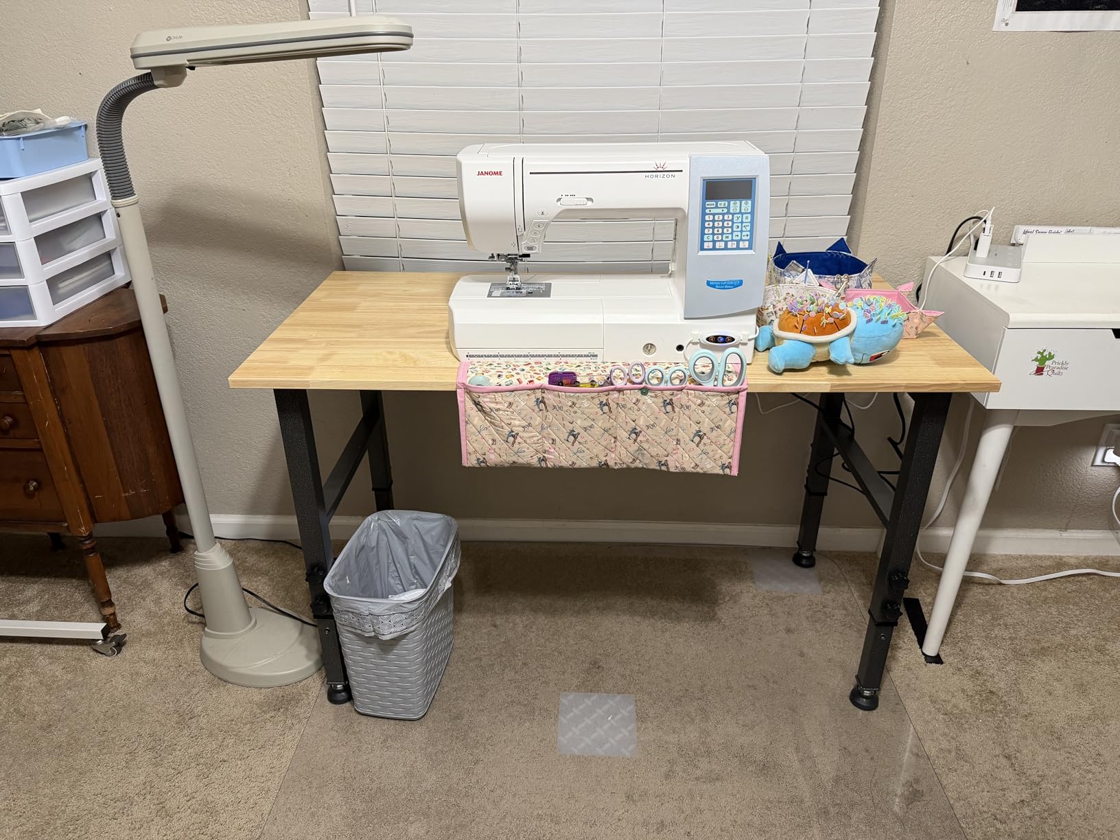 48 Adjustable Workbench with Power Outlet, Heavy Duty 2000 LBS Load Capacity Hardwood Workbench Suitable for Workshop, Office, Garage, Home customer photo 1