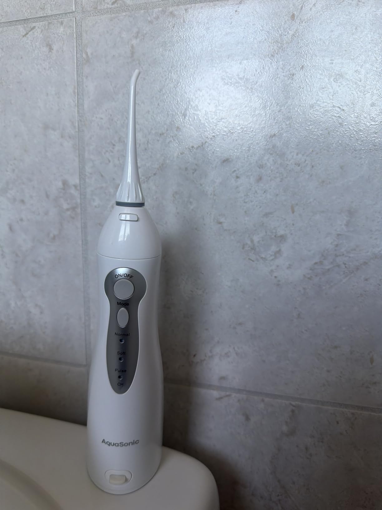 Aquasonic Water Flosser - Cordless Rechargeable Water Flossers for Teeth Cleaning - Waterproof Aqua Flosser, Portable Oral Irrigator for Dental Cleaning with 5 Jet Tips - Braces Home Travel customer photo 1