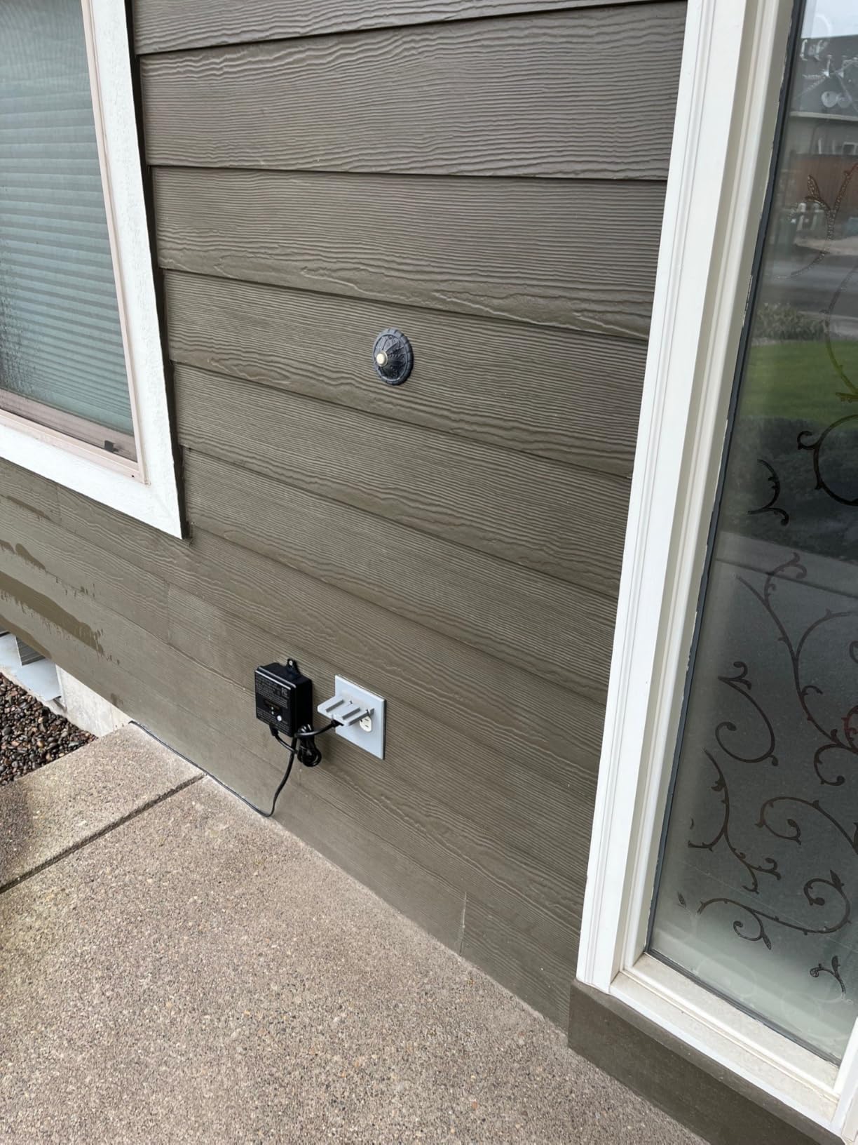 DEWENWILS 60W WiFi Low Voltage Transformer, 120V AC to 12V DC, Smart Outdoor Low Voltage Landscape Transformer with Timer, Work with Alexa & Google Home, Weatherproof for Landscape Lights, ETL Listed customer photo 2