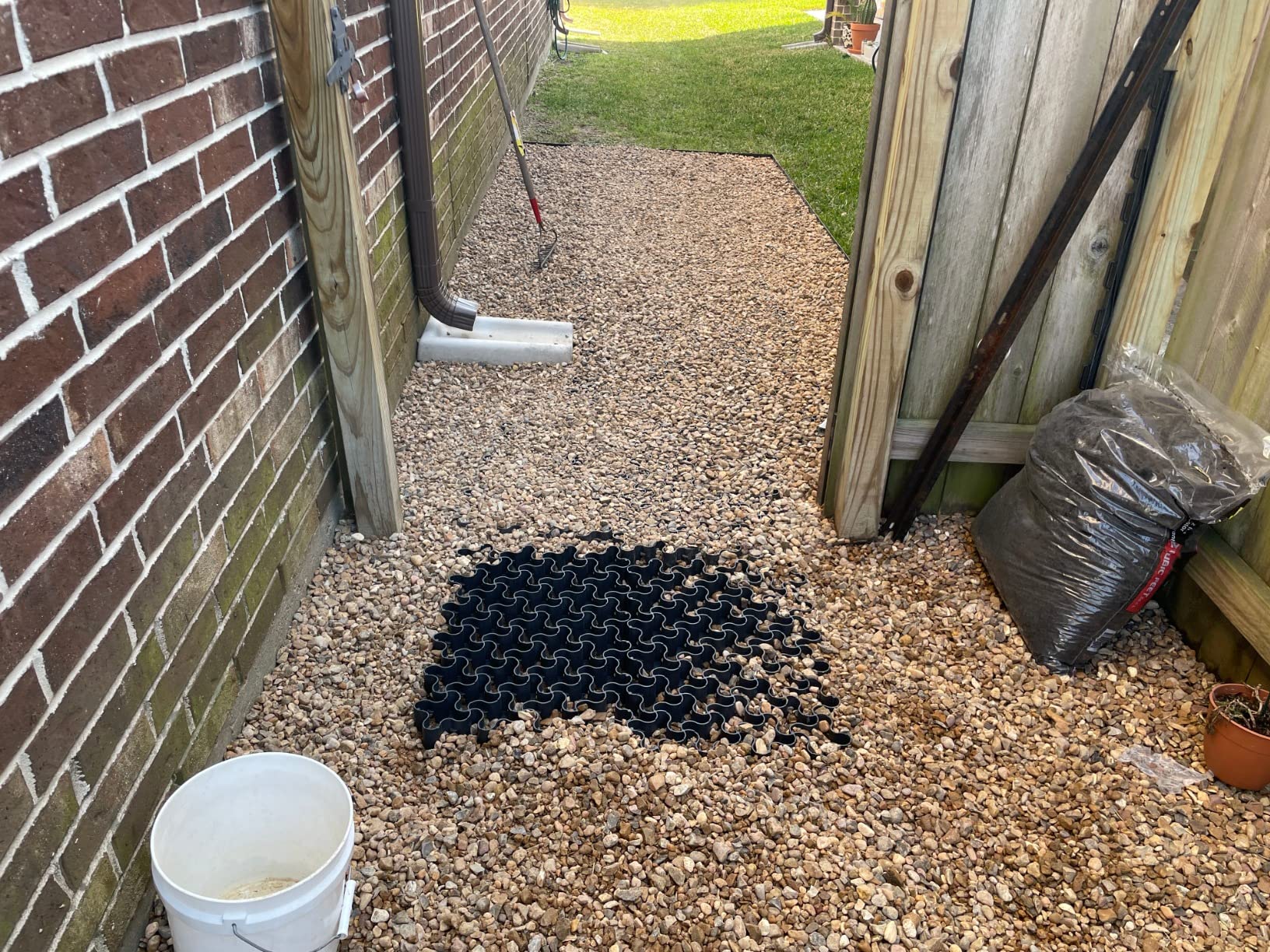 Standartpark Vodaland Permeable Pavers - EasyPave Grass & Gravel Driveway Grid - Load Class A-D, 100% Recycled PPE Plastic Pavers, 2