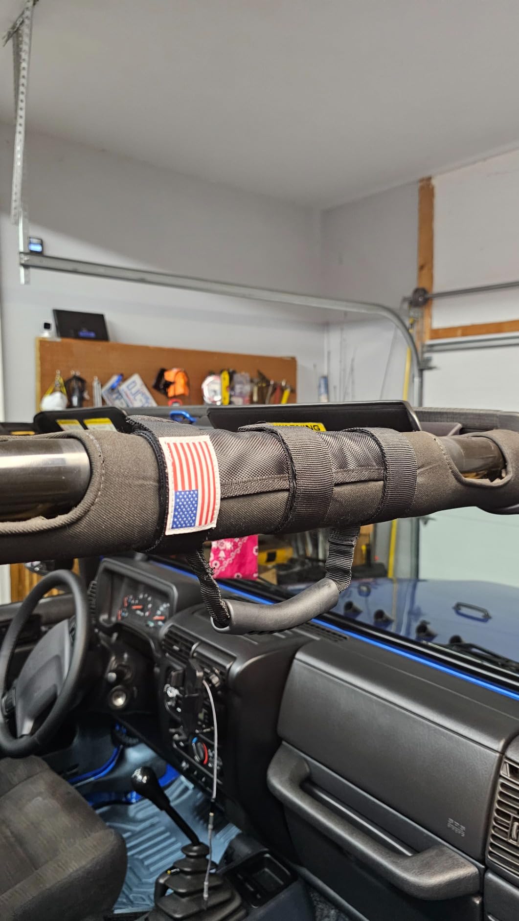 moveland Roll Bar Grab Handles with US Flag, 2 x Grip Handles for 1955-2023 Jeep Wrangler JL, JK, TJ, YJ & Jeep Gladiator Accessories - Upgrade Metal Buckle, Strong & Durable customer photo 1