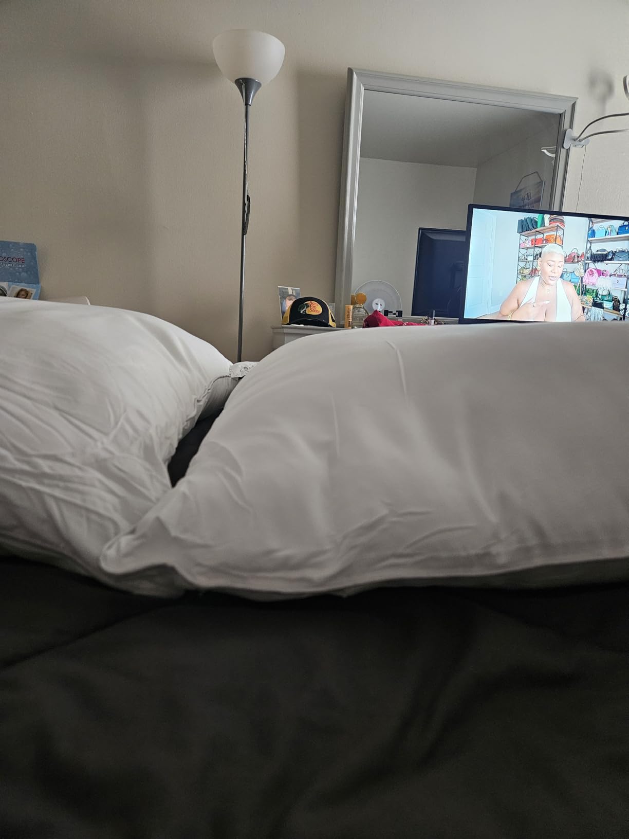 CozyLux Pillows Queen Size Set of 2, Hotel Quality Bed Pillows for Sleeping 2 Pack, Cooling Pillows for Side Back and Stomach Sleepers, Down Alternative Luxury Soft Supportive Fluffy Pillows (18x28) customer photo 2