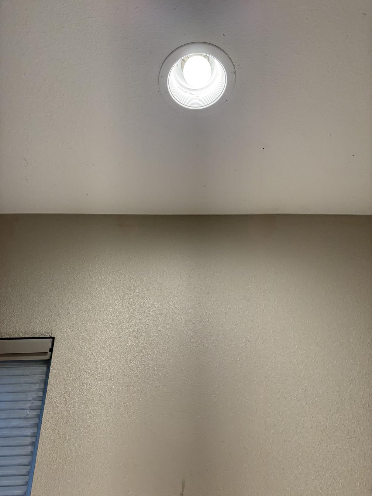 Sleep Light Bulb, Amber Light Bulbs for Sleep Therapy, Blue Light Blocking, 1900K Dim Light Bulbs 60W Equivalent, Mood Soothing Light, 2 Pack customer photo 2