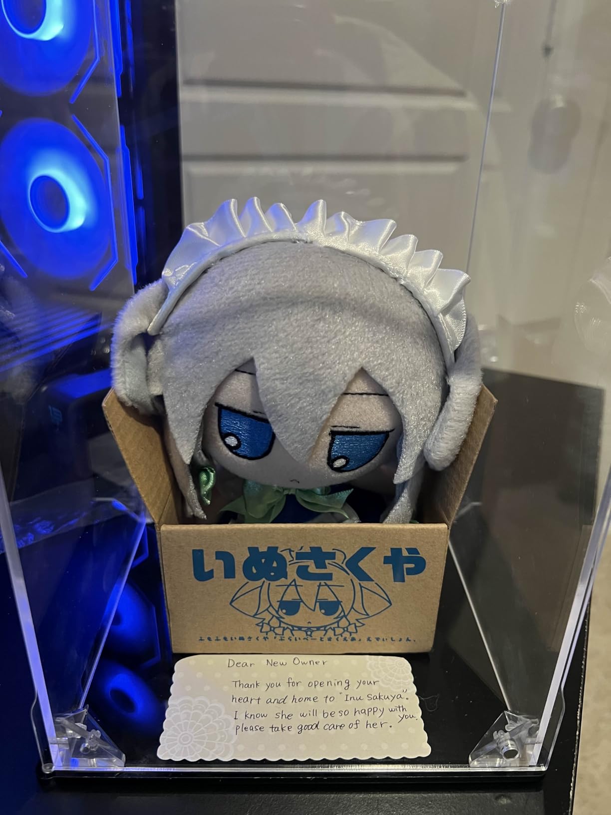 Clear Acrylic Display Case, Front-Open Door with Magnetic Buckle, Assemble Display Box, Dustproof Protection Showcase for Figures, Collections, Models, Toys (8x6x8 inch, 20x15x20 cm) customer photo 1