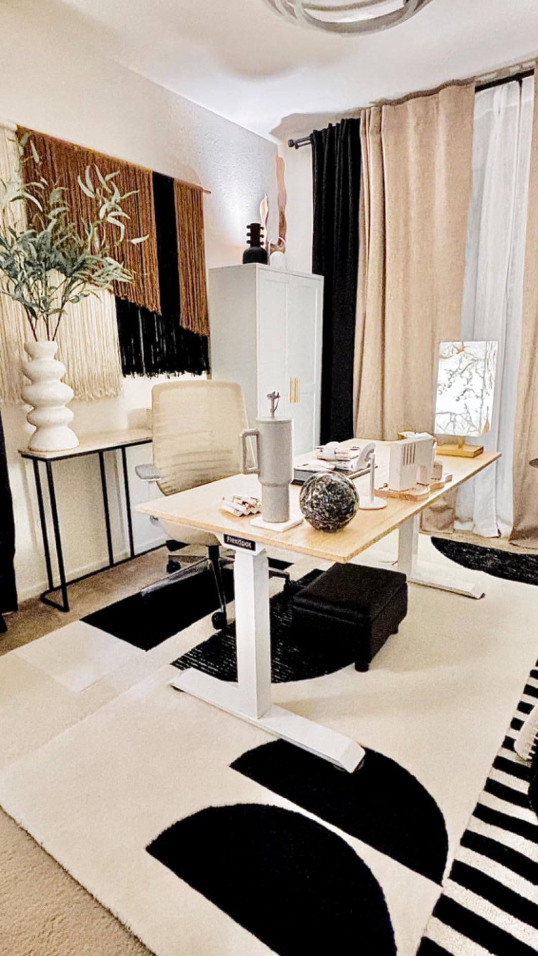 Branch Ergonomic Chair - A Versatile Desk Chair with Adjustable Lumbar Support, Breathable Mesh Backrest, and Smooth Wheels - Experience Optimal Comfort and Support - Graphite - White customer photo 1