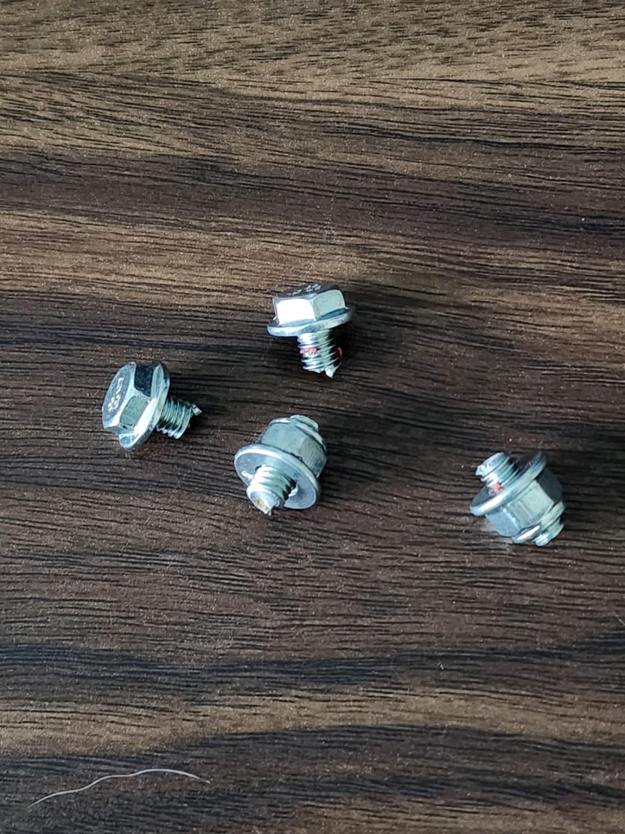 EARTHQUAKE 41273 79cc 4-Cycle Walk-Behind Edger, Red/Black customer photo 1