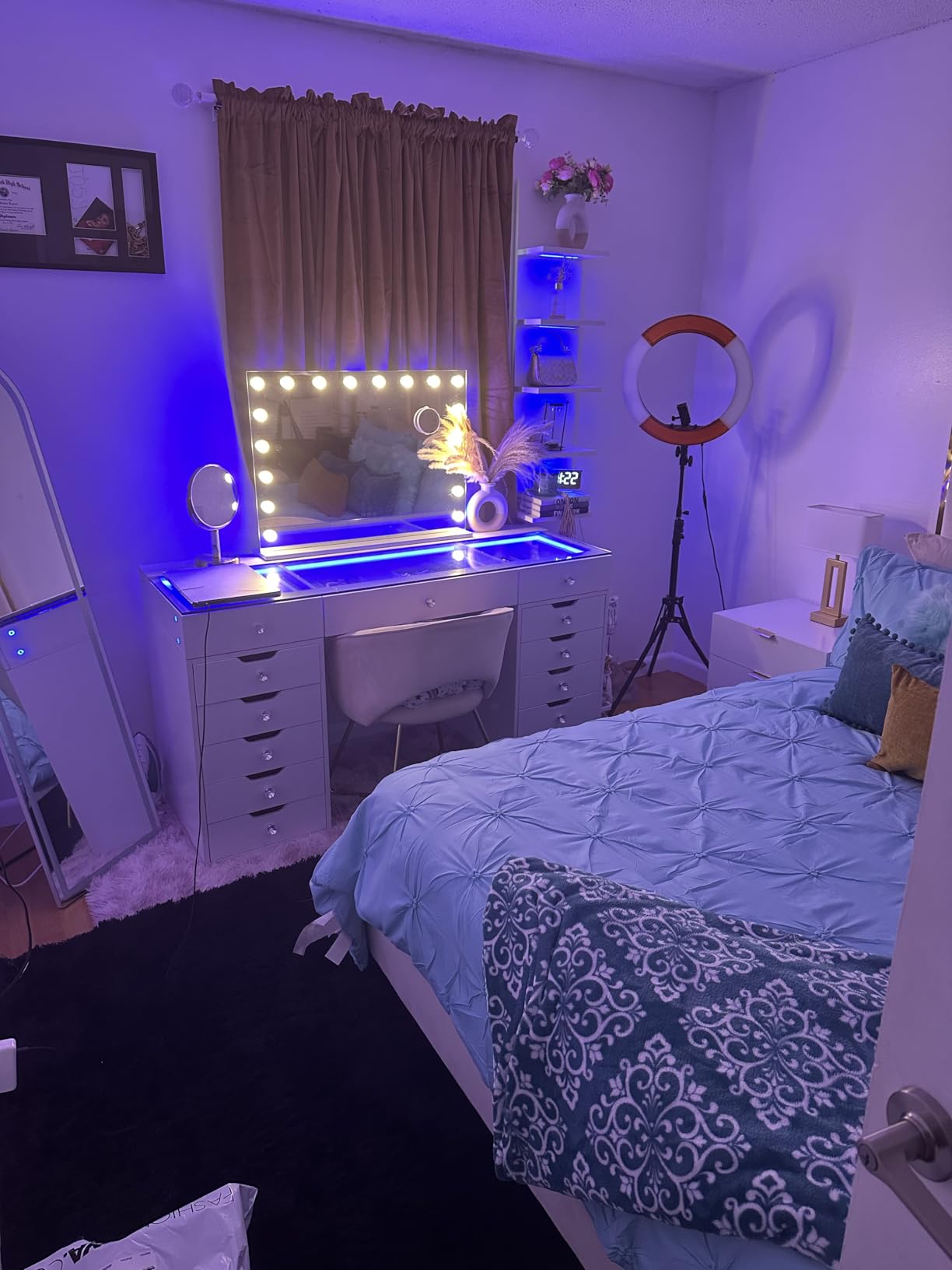 HOWE King Size Bed Frame and 65