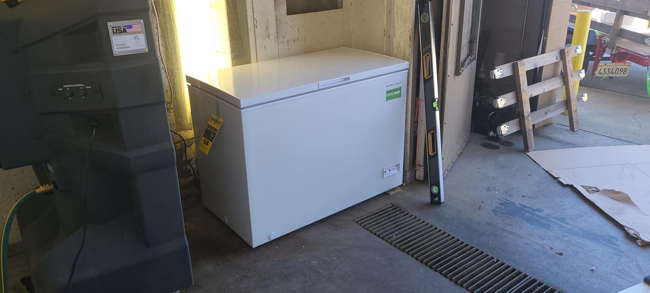 Hamilton Beach HBFRF2129 21 cu ft Double Door LID Garage-Ready Chest Freezer-White, Vinyl-Coated Baskets, Space-Saving Flat Back, Stay-Open, Front-Access Drain, for Storage, Hunting, Large Family customer photo 1