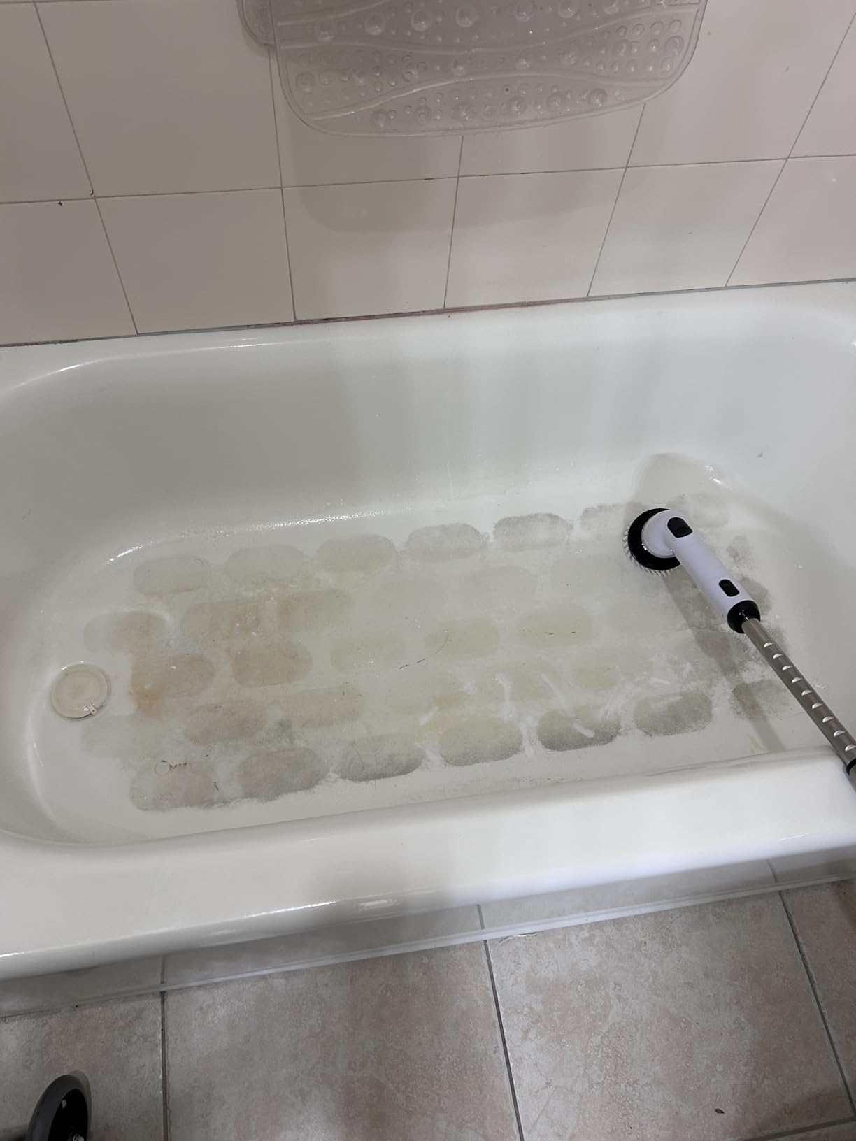 TUYU Electric Spin Scrubber, Full-Body IPX7 Waterproof Bathroom Scrubber with Power LCD Display, Adjustable Extension Handle, Cordless Shower Cleaner Brush for Bathtub Kitchen Wall Cleaning customer photo 2