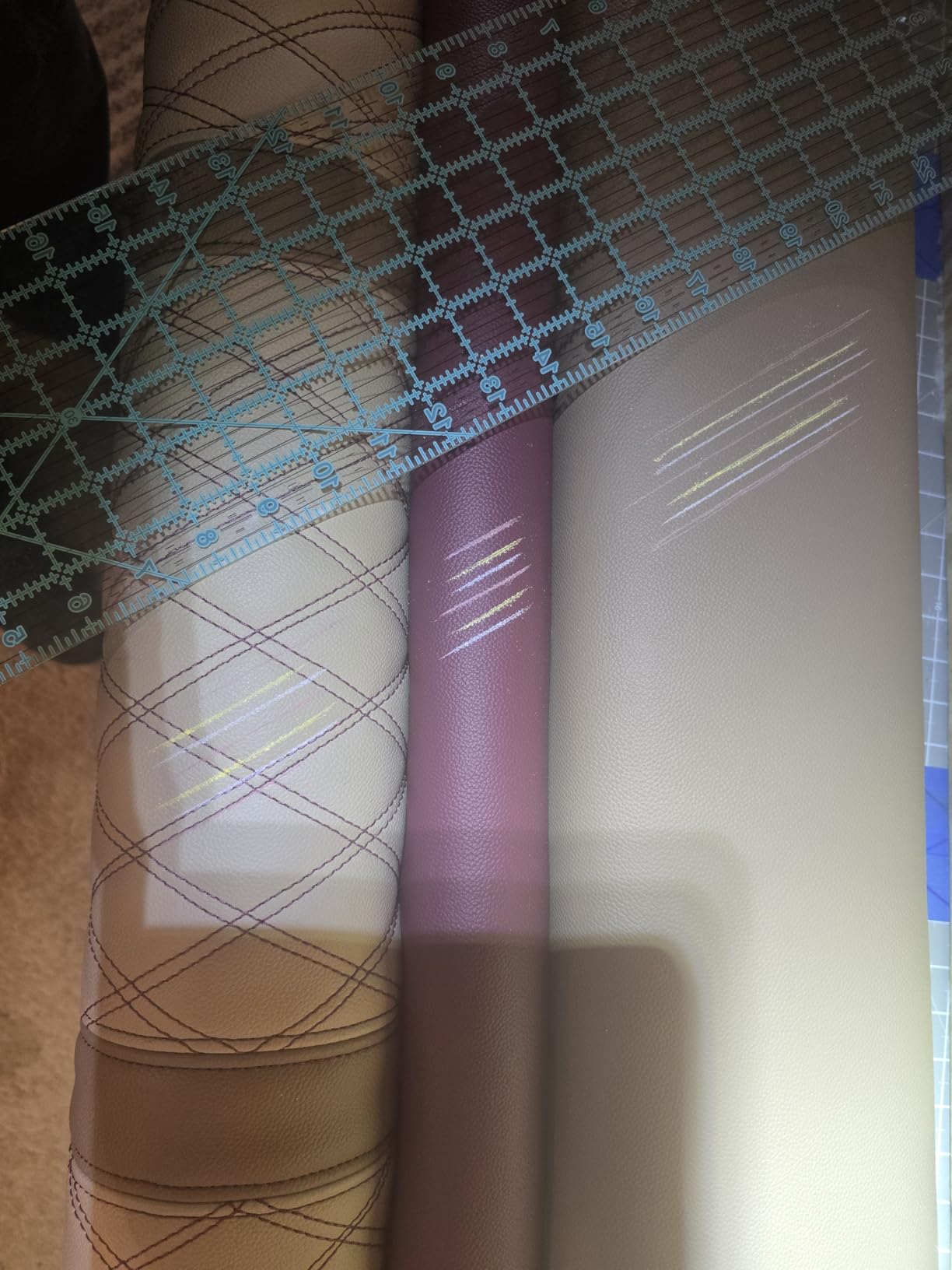 Fabric Markers for Sewing - Ergonomic Tailors Chalk Pen with Improved Dosing Wheel for Sharp Lines - Washable Sewing Chalk Marking Pens that are Compatible with Most Fabrics - White 1 Pack customer photo 1