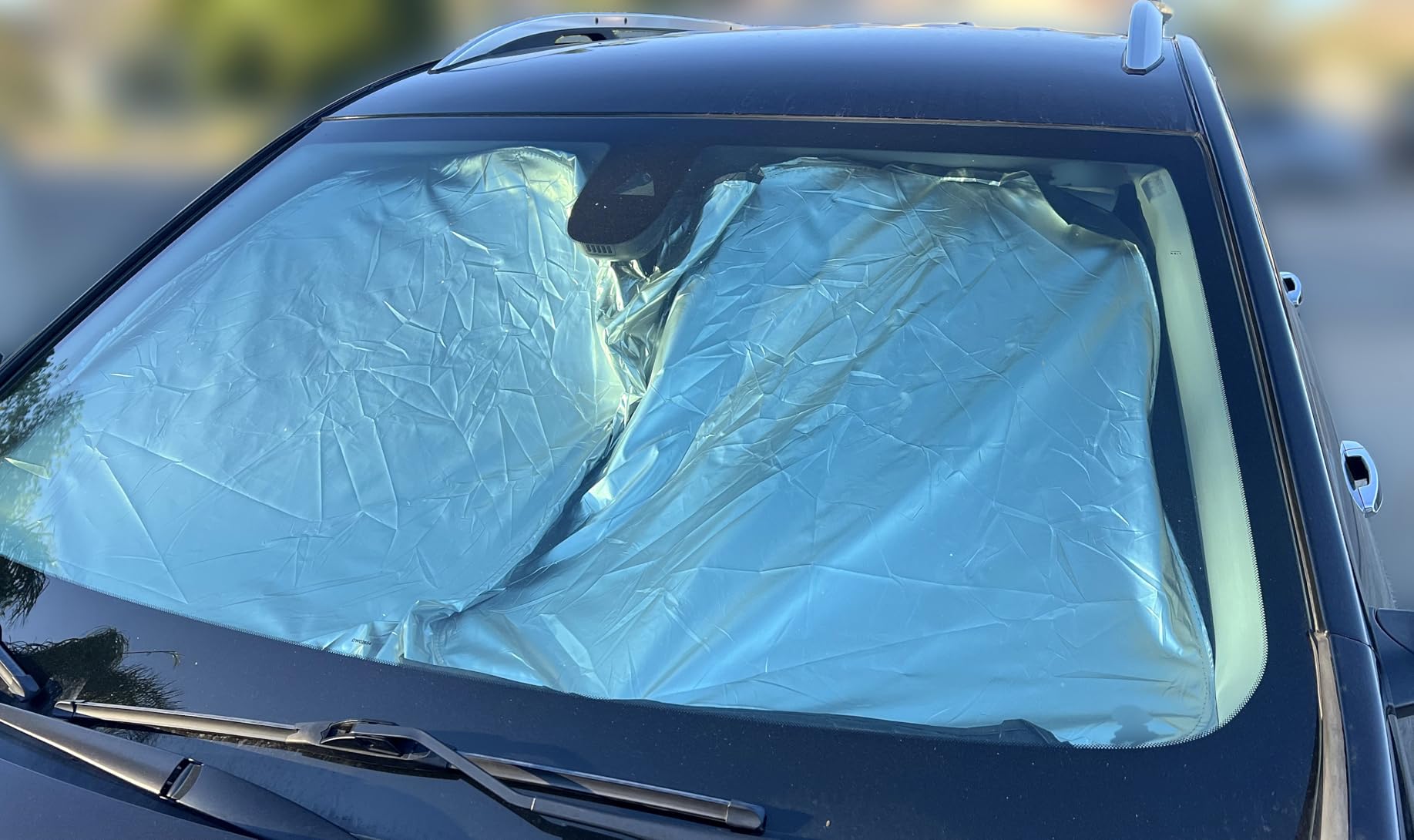 300T Thickened Automotive Glass Sunshade and Comes with Storage Bag,Keep Car Interior Cool,Universal Windshield Sun Shade Fit for Cars,Trucks,SUVs (L: 57.08 * 31.5 inch) customer photo 1