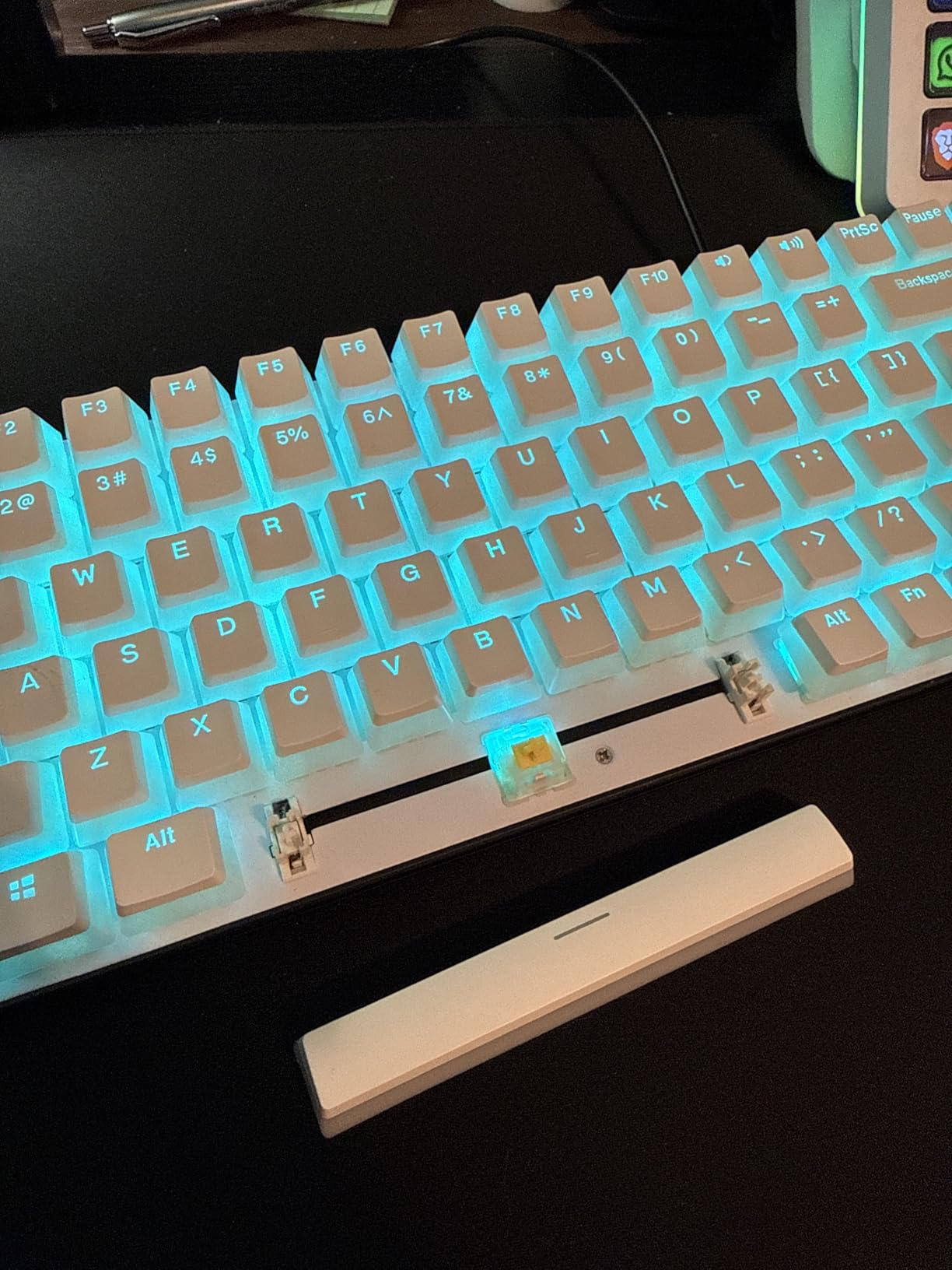 Gateron Milky Yellow Pro V2 Pre-lubed 5-Pin 50gf Linear Switches for All MX Mechanical Keyboard Game Keyboard (Milky Yellow Pro V2, 72PCS) customer photo 1