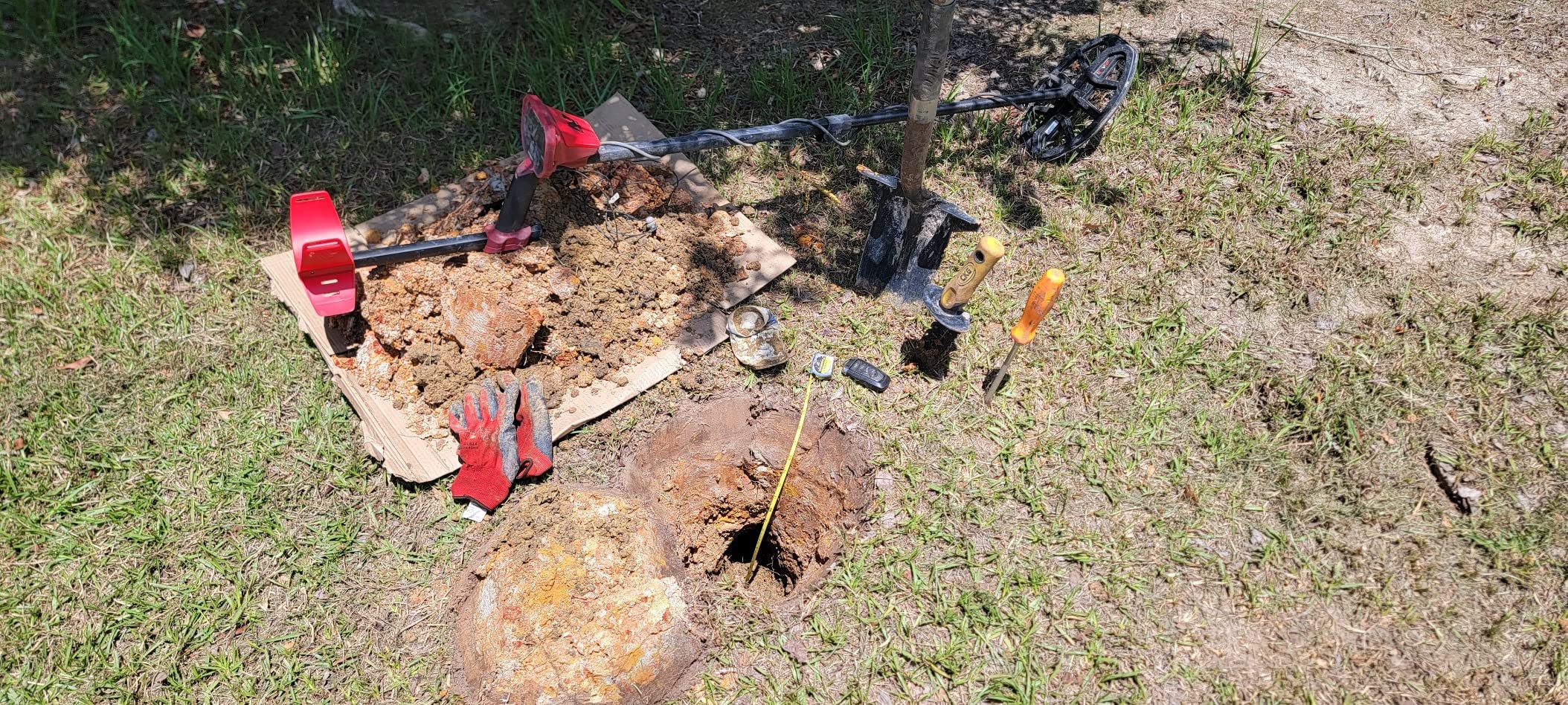 CKG Metal Detector Shovel, Heavy Duty Double Serrated Edge Digger - Metal Detecting Digging Tool with Sheath - Digging Knife for Gardening Trowel Hunting Camping, Weeding, Planting & Treasure Hunting customer photo 1