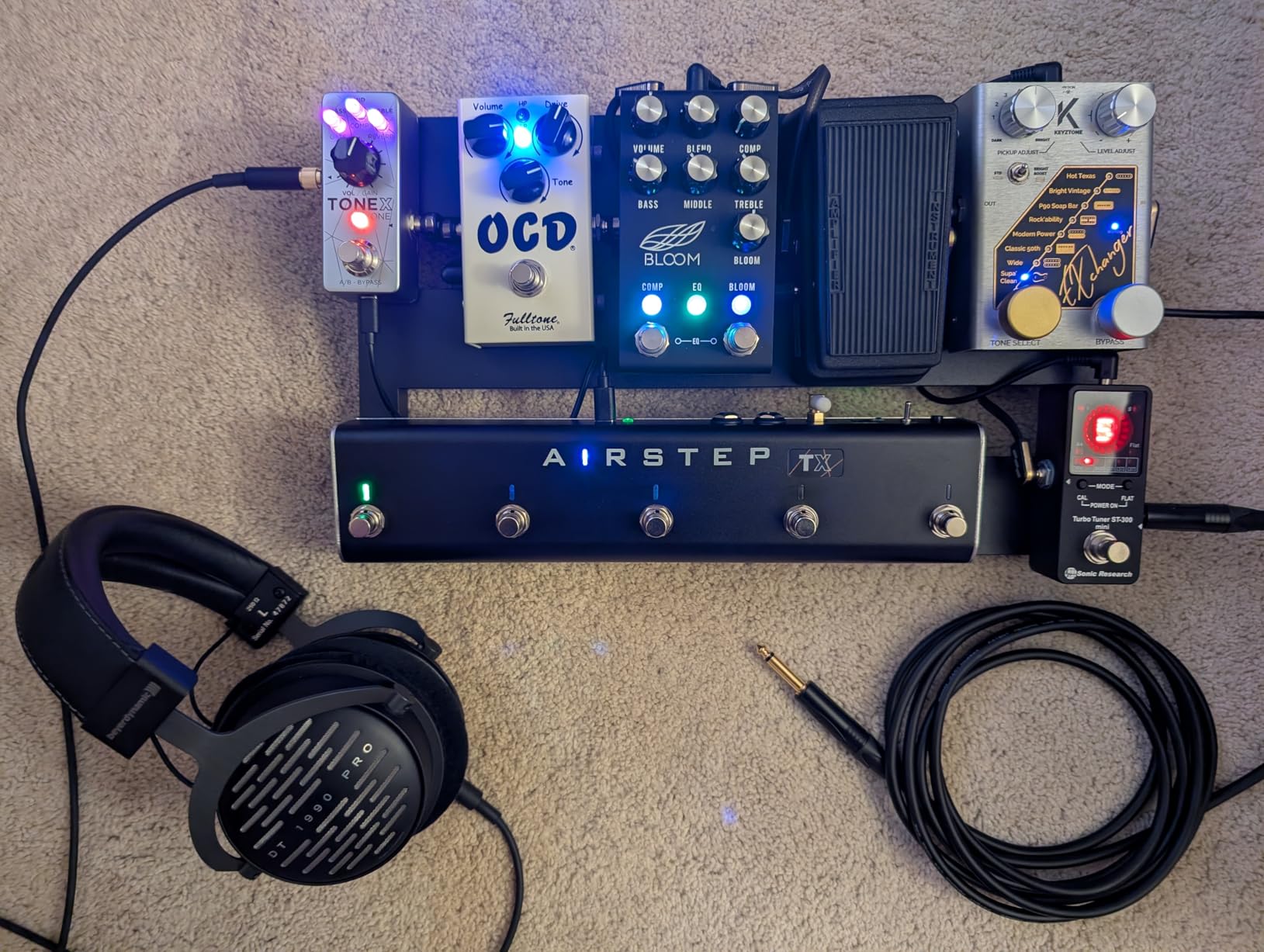 STRICH Guitar Pedal Board Aluminum Alloy 1.98lb Super Light Effect Pedalboard 18'' x 12.5'' with Carry Bag, STANDARD 18 (Angled) customer photo 1