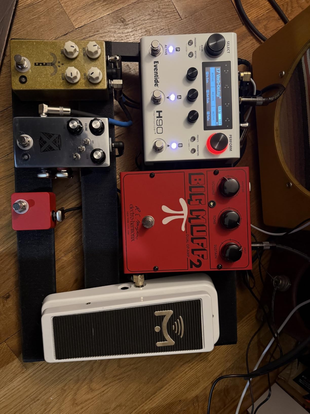 STRICH Guitar Pedal Board Aluminum Alloy 1.98lb Super Light Effect Pedalboard 18'' x 12.5'' with Carry Bag, STANDARD 18 (Angled) customer photo 2