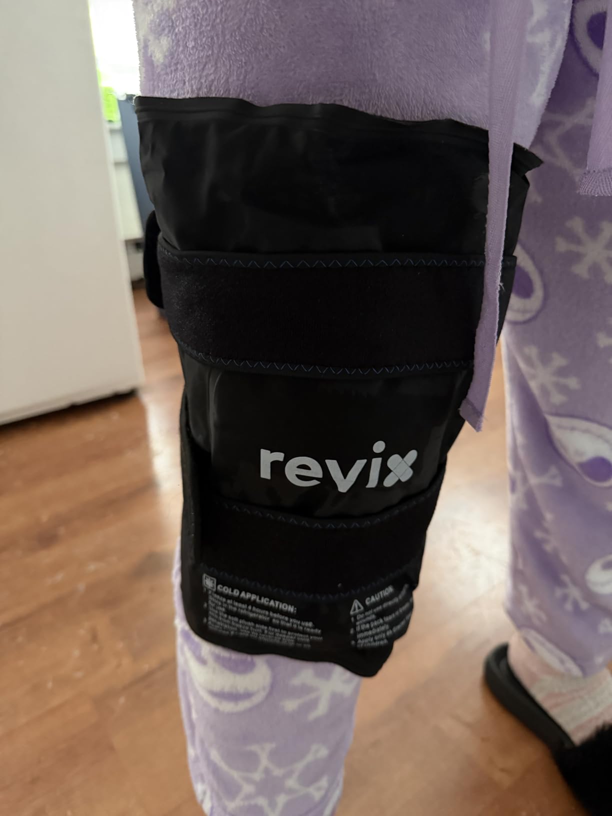 REVIX 20'' XXXL Knee Ice Pack Wrap Around Entire Knee, Extra Large Ice Pack for Leg Discomfort Reducing, Cold Compress Therapy, Reusable Ice Wraps for Back, Shoulder Relaxation, Post-Workout Recovery customer photo 2