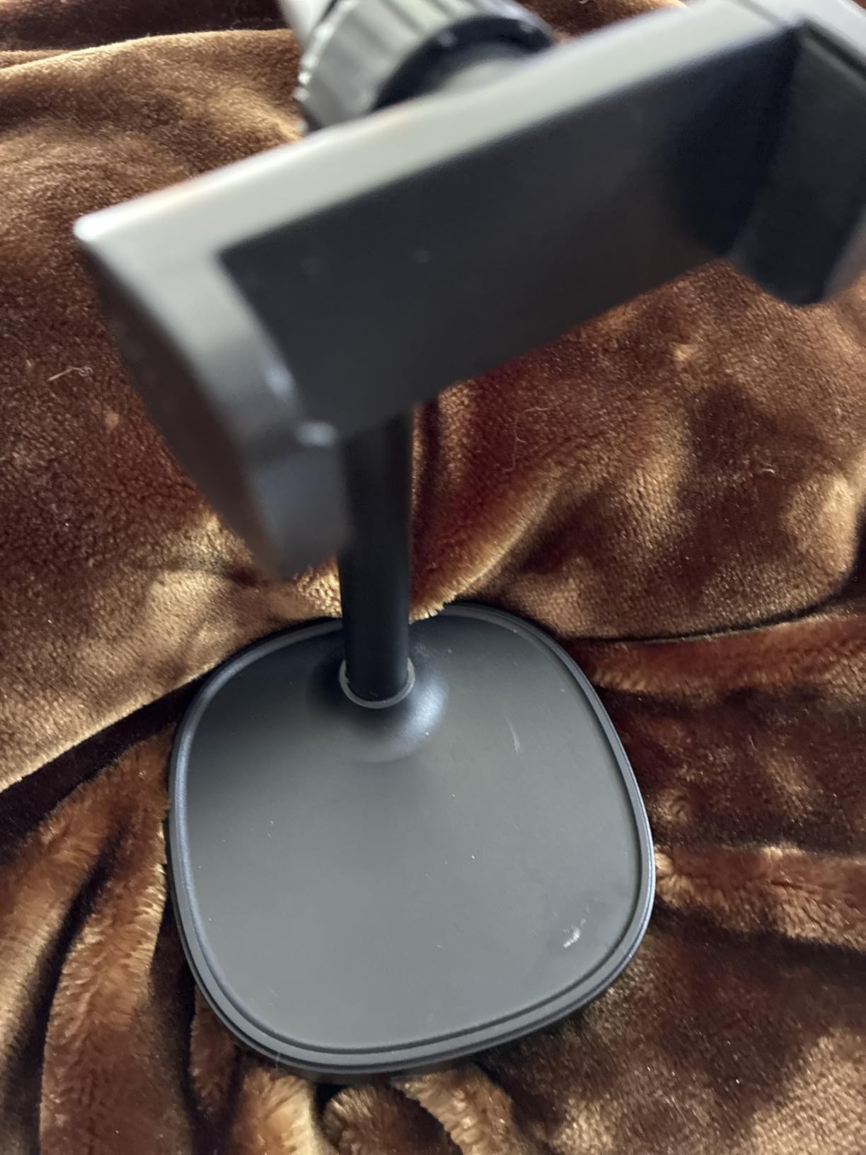 DIMONCOAT Phone Stand for Desk, Angle Height Adjustable Phone Holder for Desk, Aluminum Alloy Universal iPhone Holder, Retractable Cell Phone Stand Recording Office for iPhone 17 16 15 Pro Max Air customer photo 2