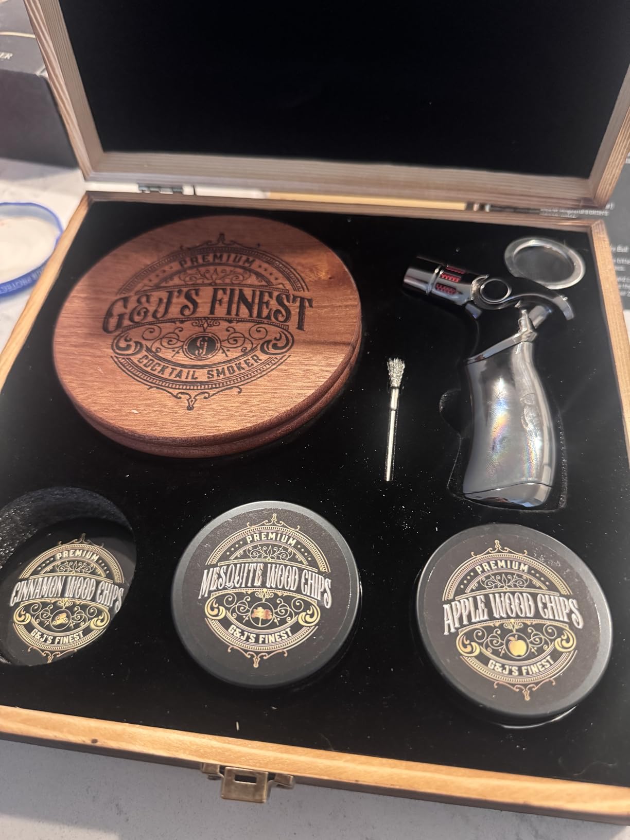 Whiskey Smoker Kit with Quad Flame Torch - 6 Wood Chips & Wooden Box for Smoking Drinks| Cocktail Smoker Kit| Bourbon Smoker Kit| Old Fashioned Smoker Kit| Whiskey Gift for Men (No Butane Incl.) customer photo 2