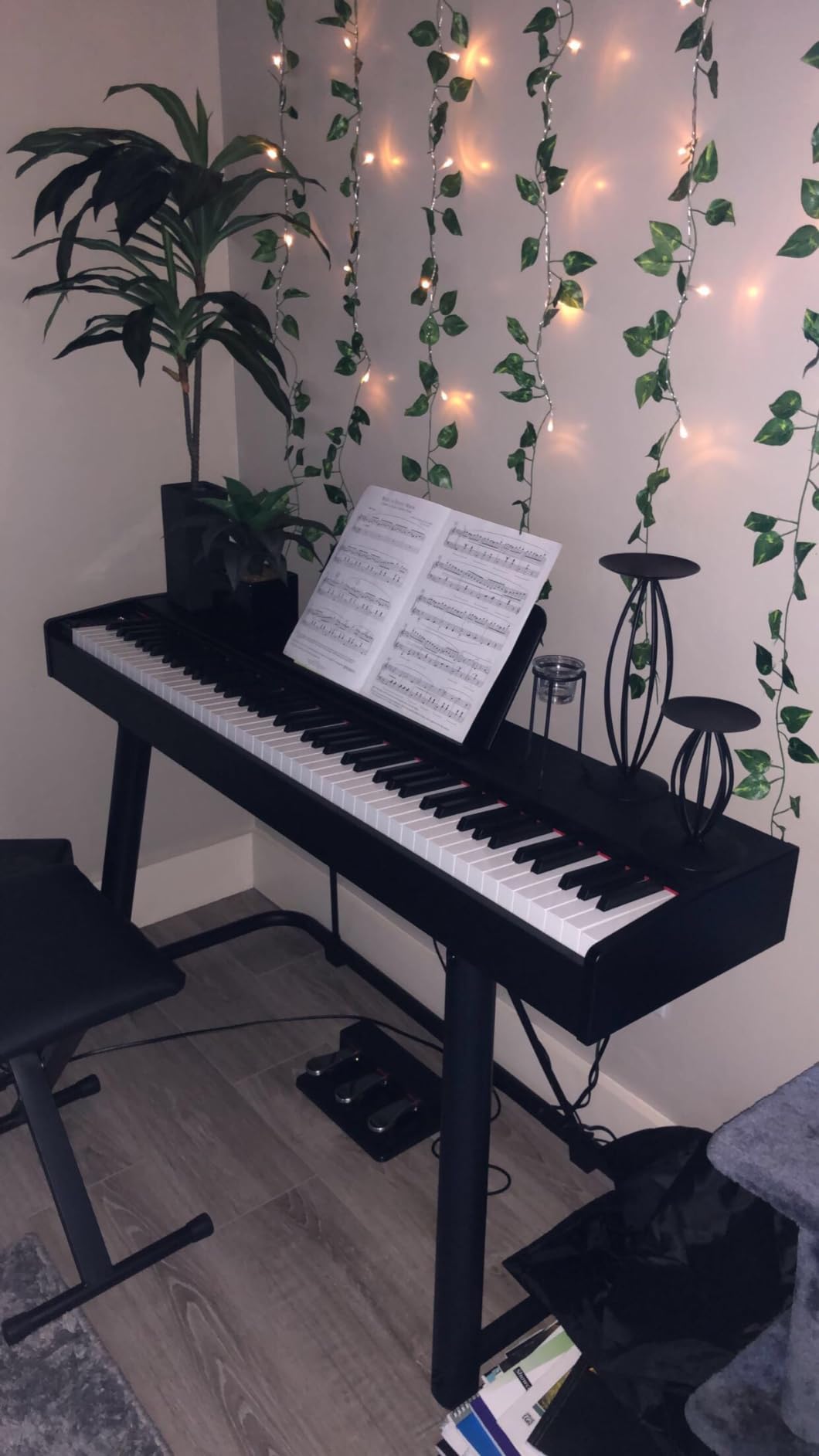 Best Choice Products 88-Key Weighted Full Size Digital Piano, Electronic Keyboard Set for All Experience Levels w/U-Stand, 3 Sustain Pedal Unit, Stool, Keyboard Cover, 2 Headphone Jacks customer photo 2