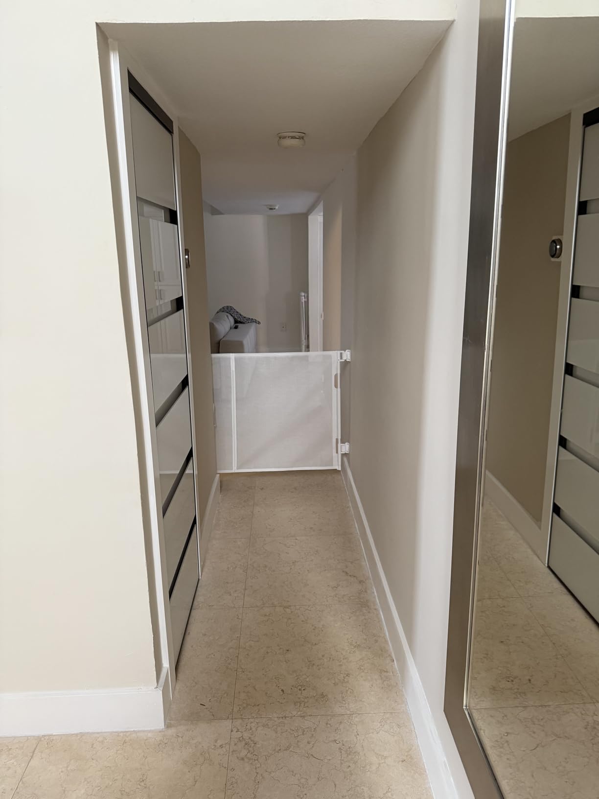 71 inch Retractable Baby Gates 34 inch Tall, Retractable Gate with Reinforced Strip Design to Prevent Crawling Through, 6 FT Retractable Dog Gate for Stairs, Doorways, Hallways, Indoor/Outdoor customer photo 1