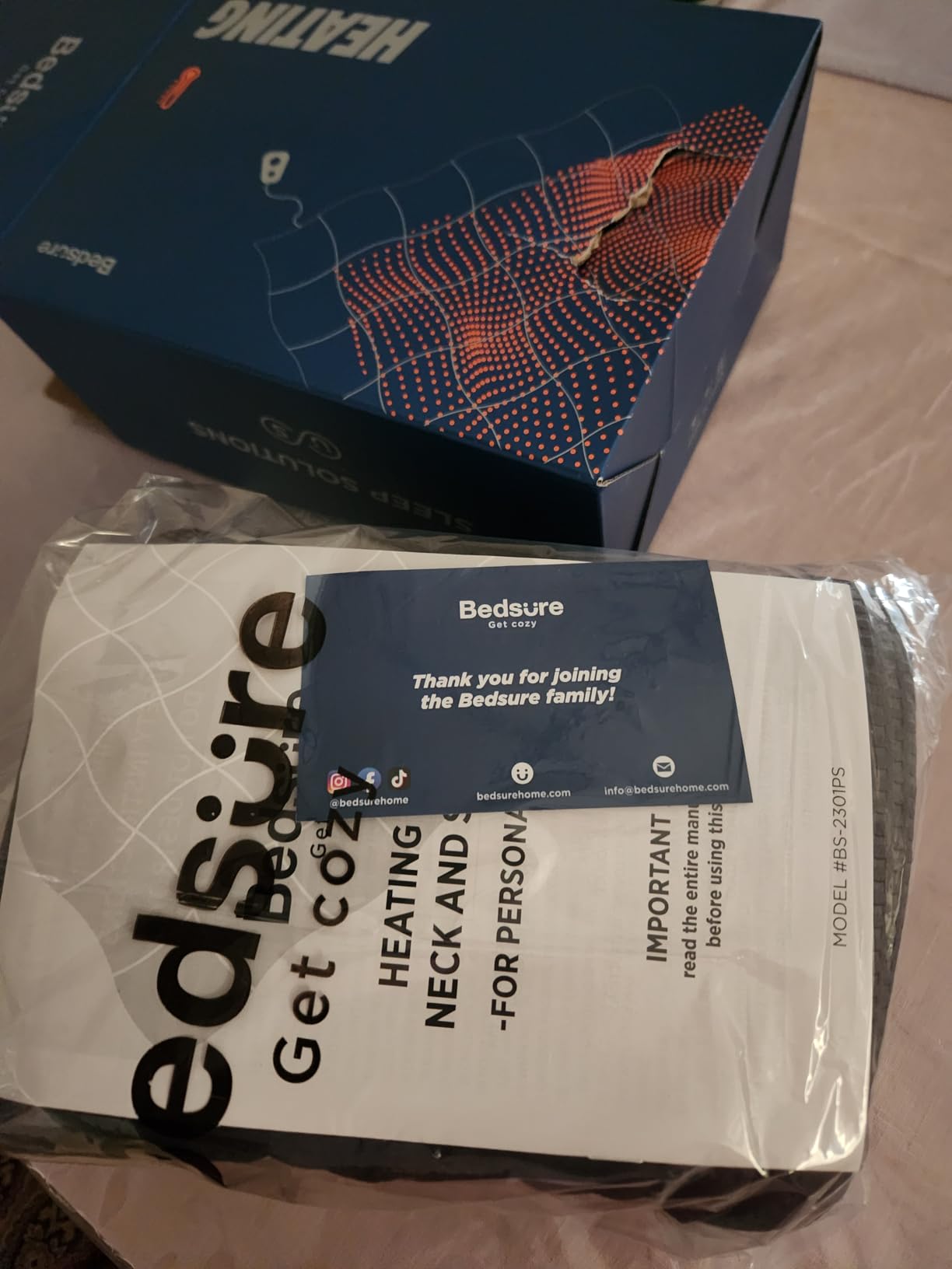 Bedsure Heating Pad for Neck and Shoulders and Back - Birthday Gifts for Women Men Mom Mens, FSA Eligible Items, Heated Pad 2.2lbs, Weighted Large Heated Wrap, 24