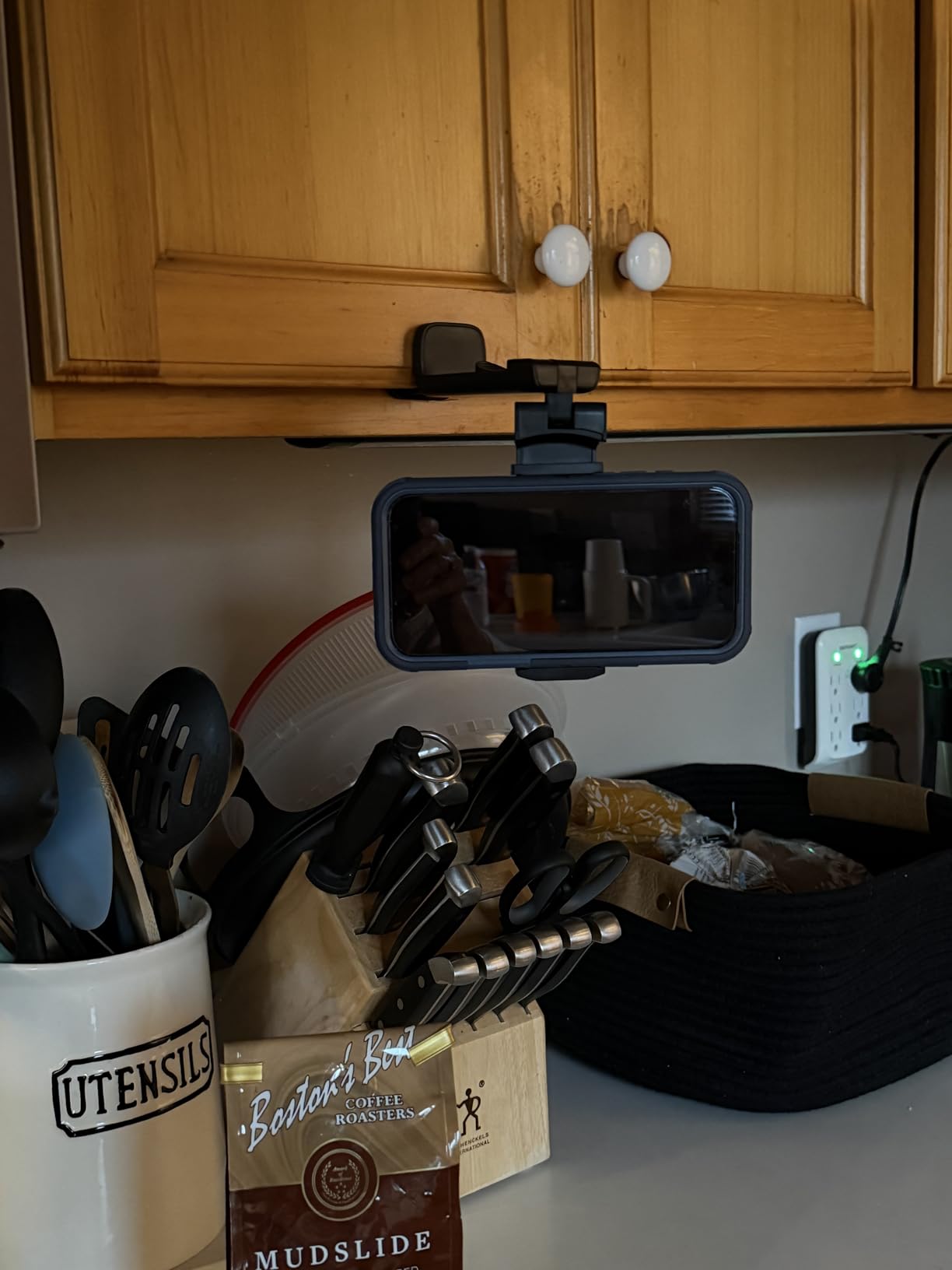 Klearlook 4 in 1 Adjustable Phone Stand - 360 Rotation Handsfree Viewing, Foldable Travel Essentials customer photo 2