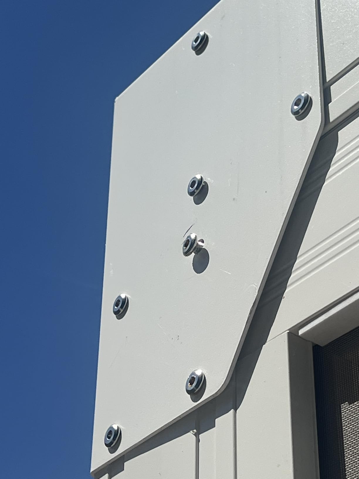 MELLCOM 12x16ft Louvered Pergola with 6-Panel Pull-Down Screen, Aluminum Pergola with Adjustable Rainproof Roof for Patio, Lawn & Garden, Dark Gray customer photo 2