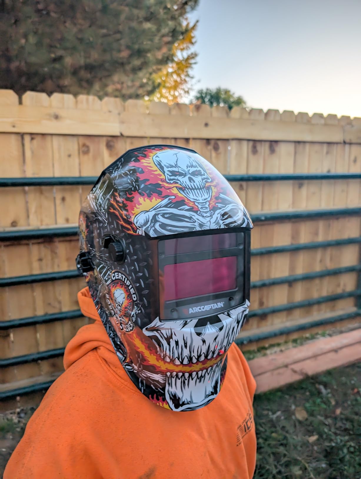 ARCCAPTAIN Welding Helmet Auto Darkening, 1/1/1/1 True Color Welding Hood, 4 Arc Sensor 1/25000s Response Time Solar Powered Weld Hood Helmet HSH-S800 Skeleton Knight customer photo 2