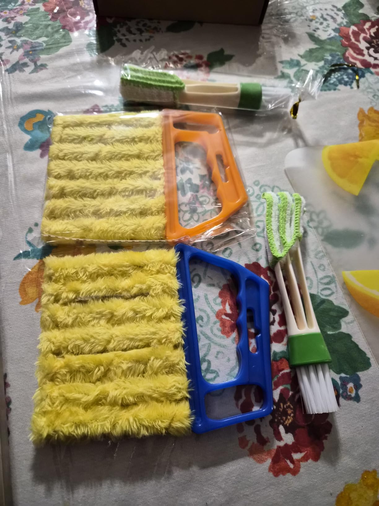 4Pcs Window Venetian Blind Cleaner Duster Tool,Washable 7 Fingers Dusting Cleaner and Air Vent Cleaner,Shutter Brush,Blinds Air Conditioner Keyboard Fan Duster Dirt Housekeeping Tool customer photo 1